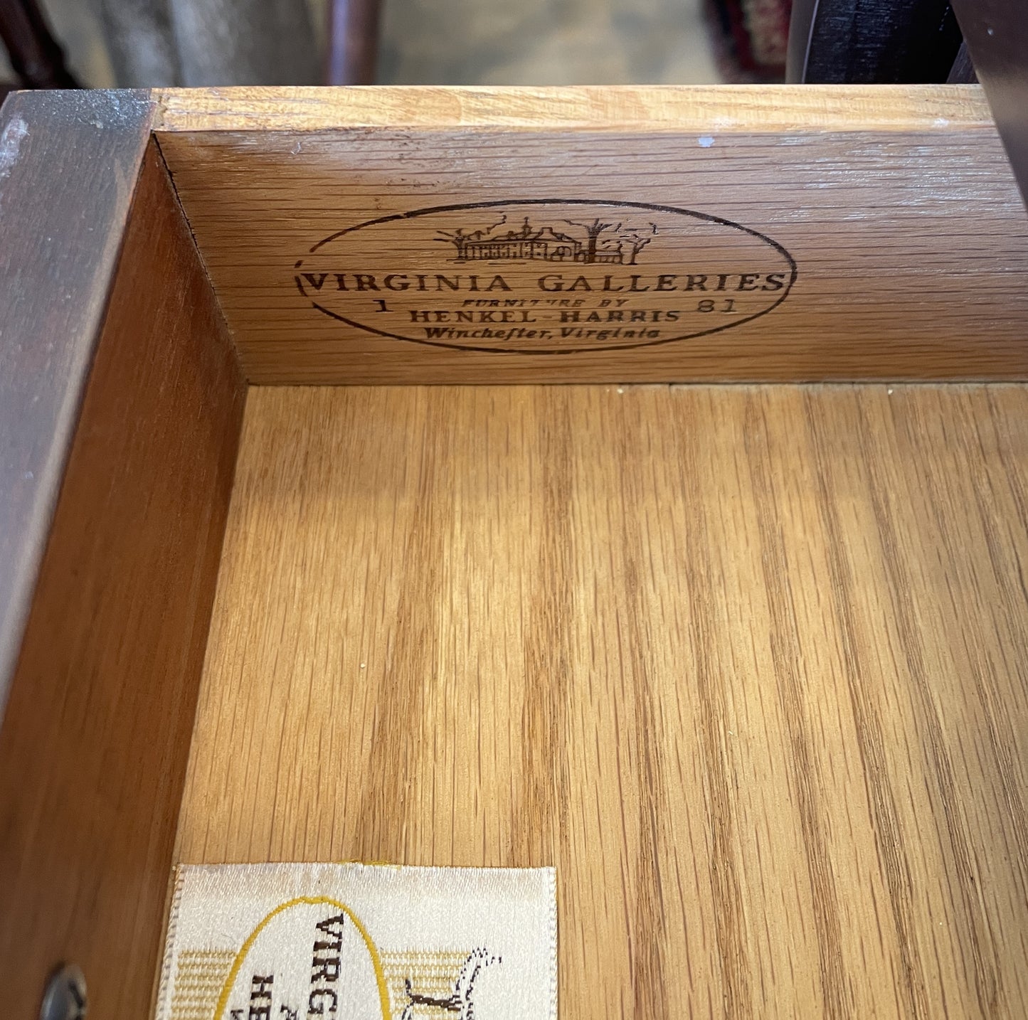 Henkel Harris Pembroke Table (0C400N)