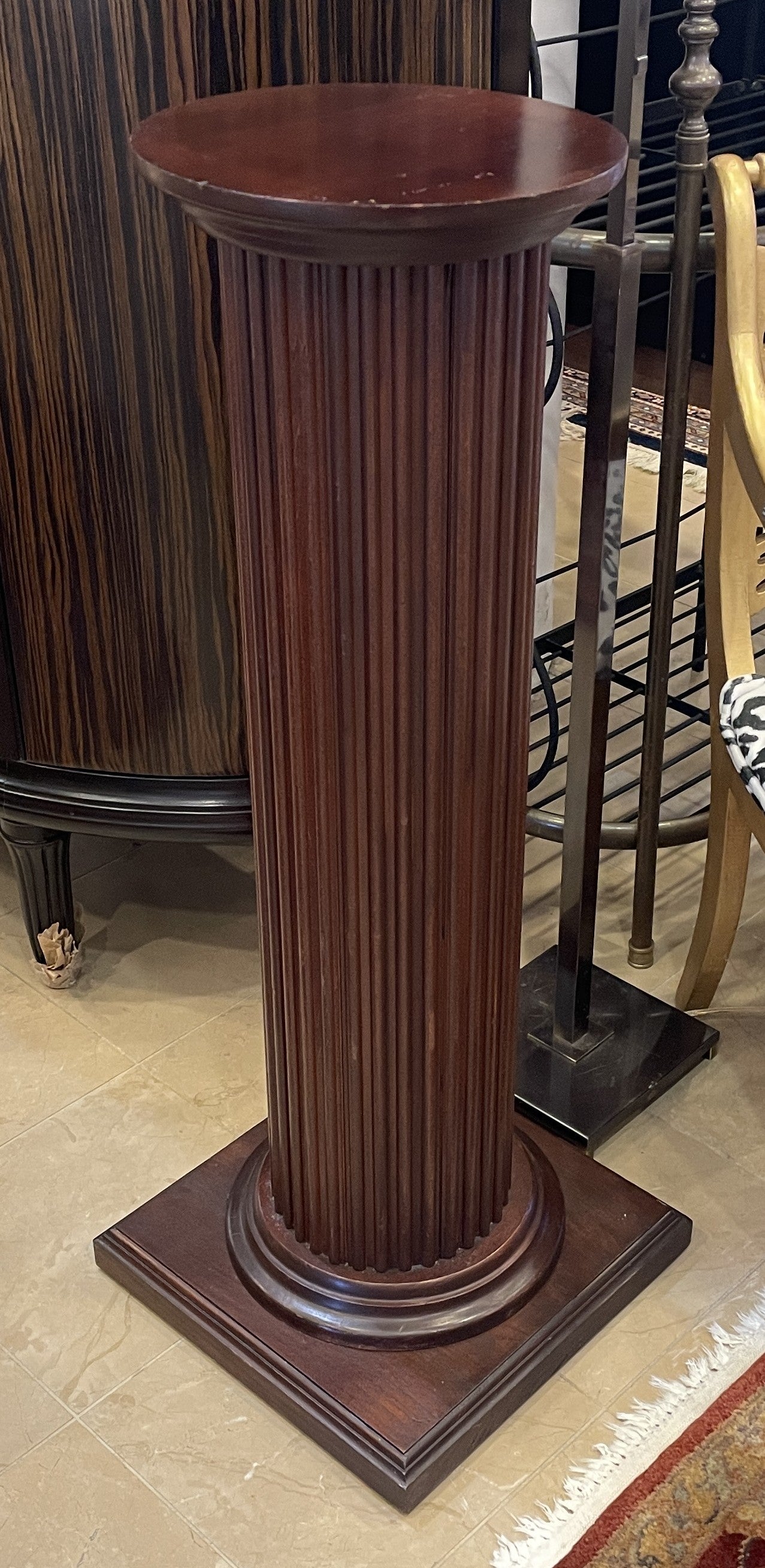 Wooden Column Pedestal (0G000D)