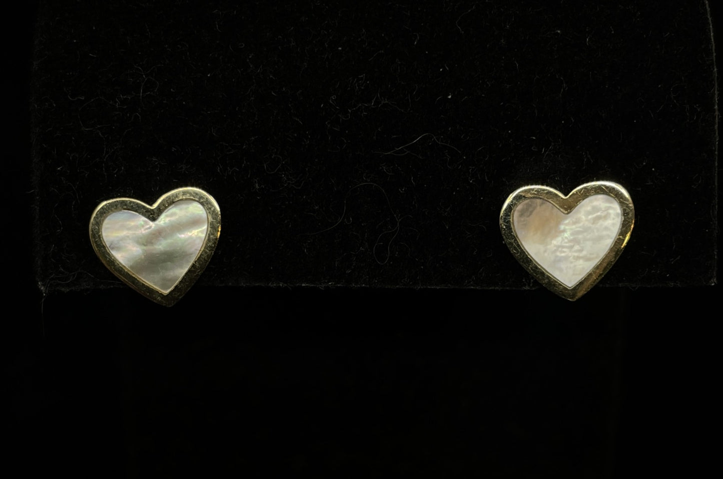 14K gold and Mother of Pearl Heart Earrings (0KA004)