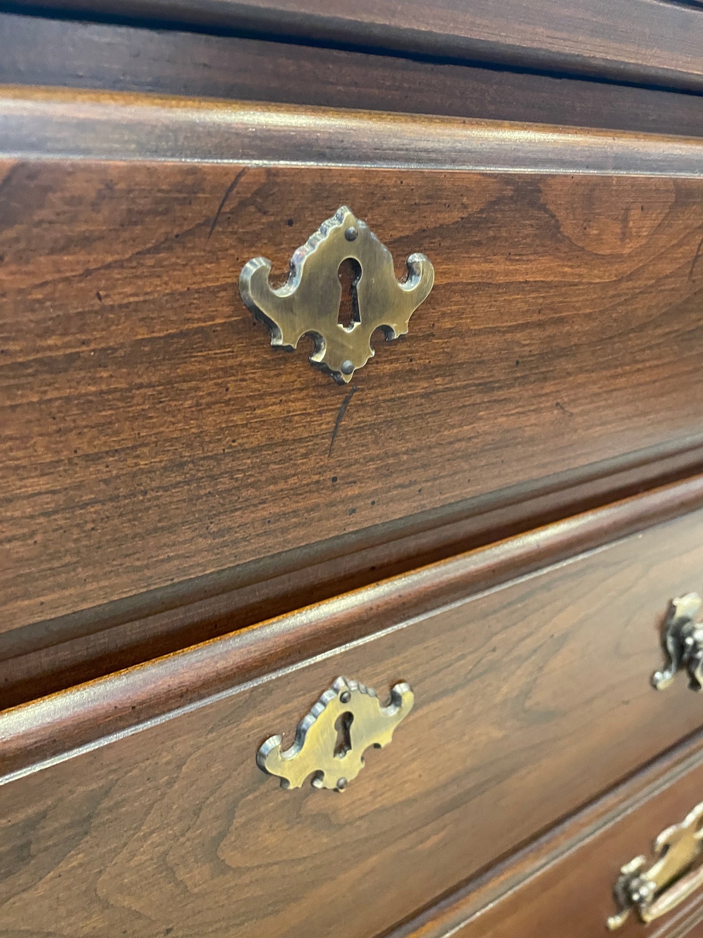 Henkel Harris Block Front Mahogany 5 Drawer Chest (0C401P)
