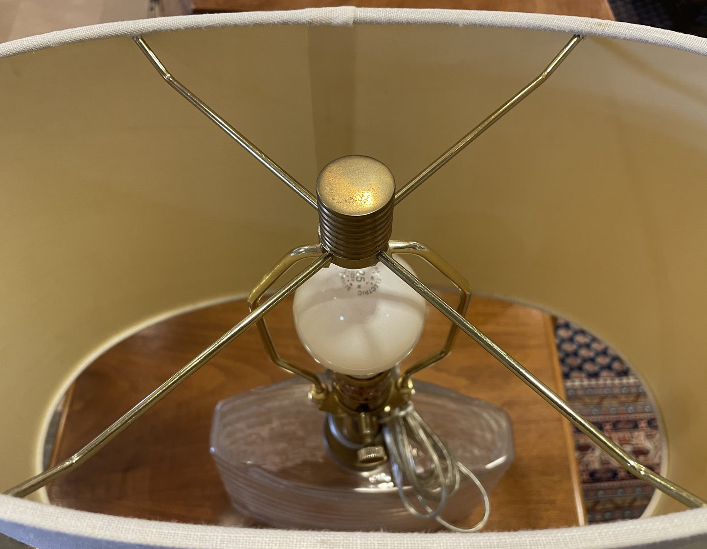 Robert Abbey Glass Ribbon Table Lamp (0C800G)