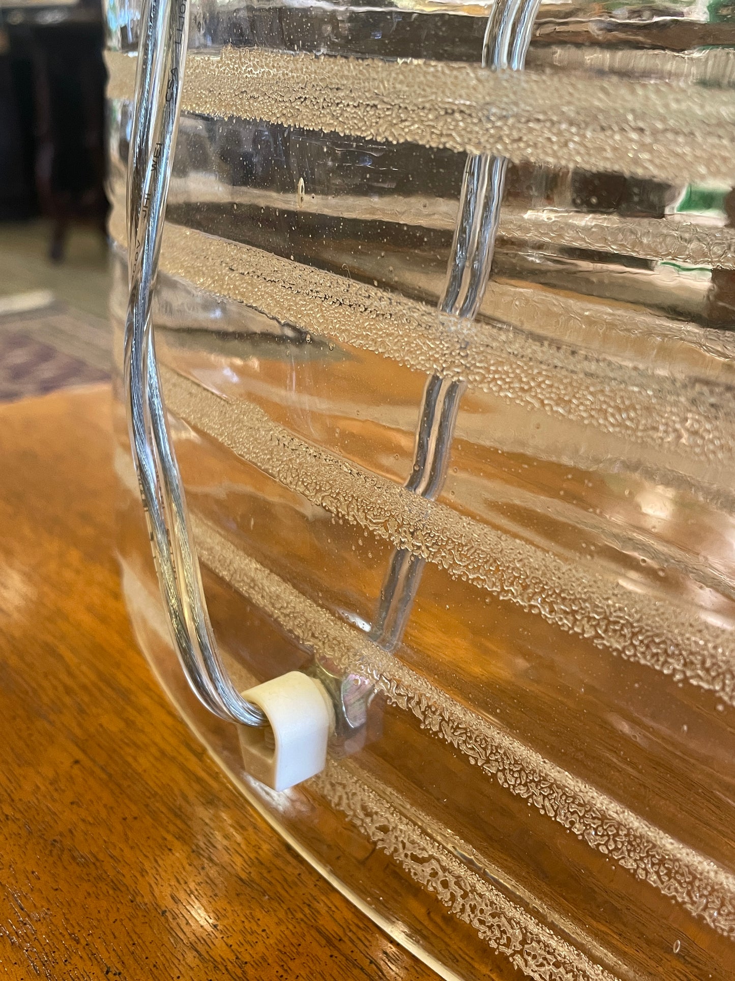 Robert Abbey Glass Ribbon Table Lamp (0C800G)