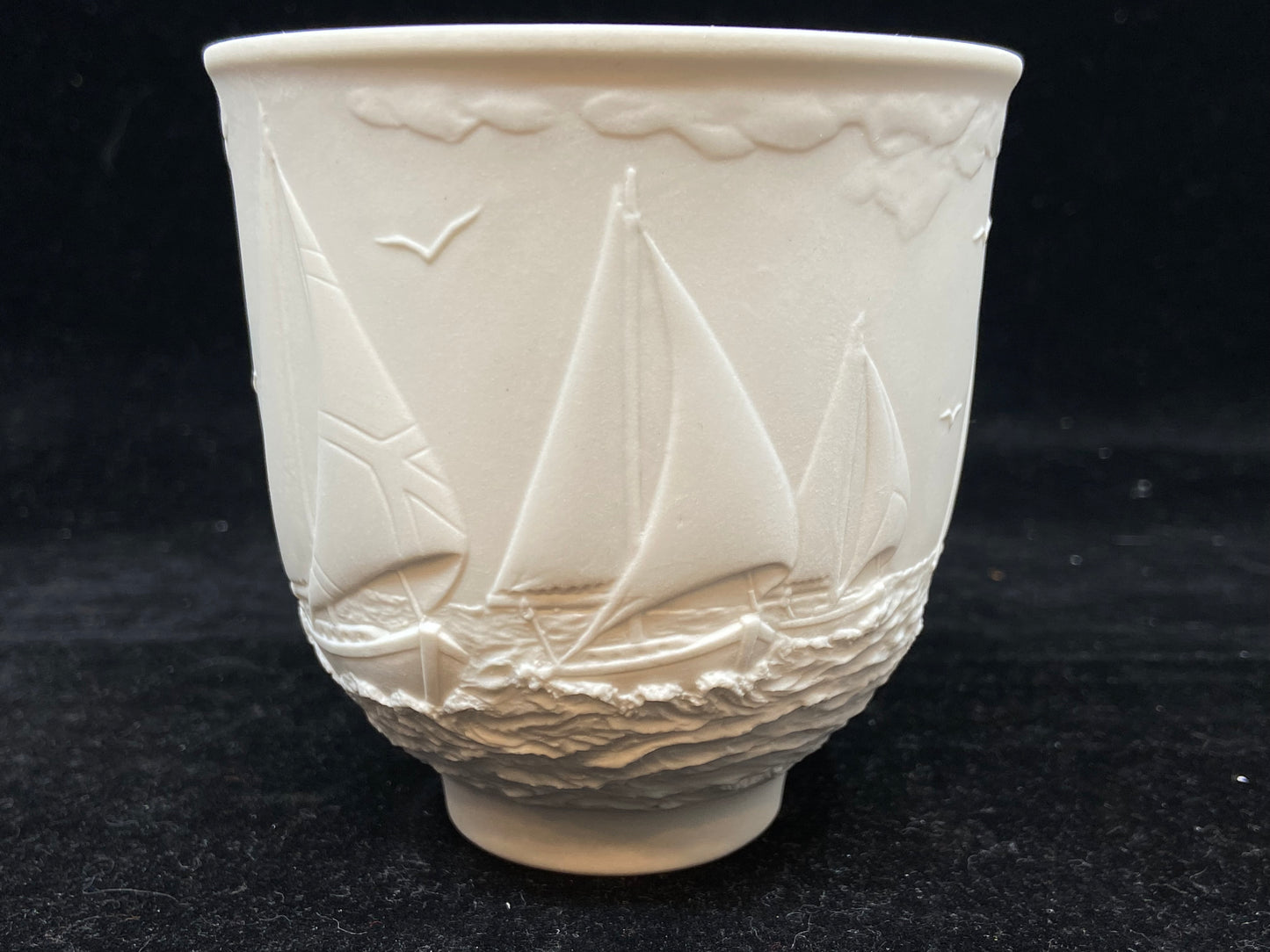Lladro "Sailing the Seas" Collectors Cup (26511)