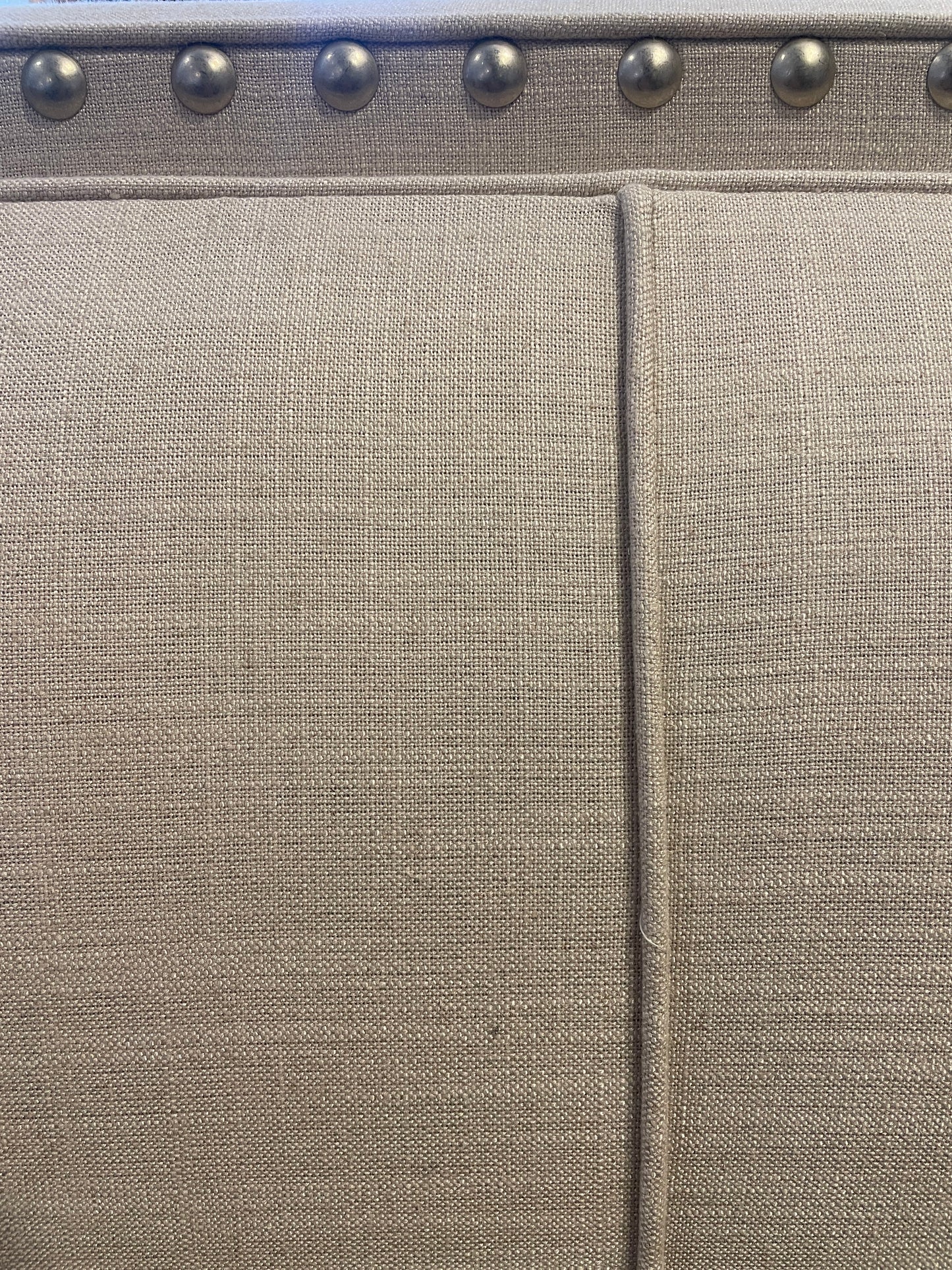 Queen Upholstered Bed. Tufted (0GS003)