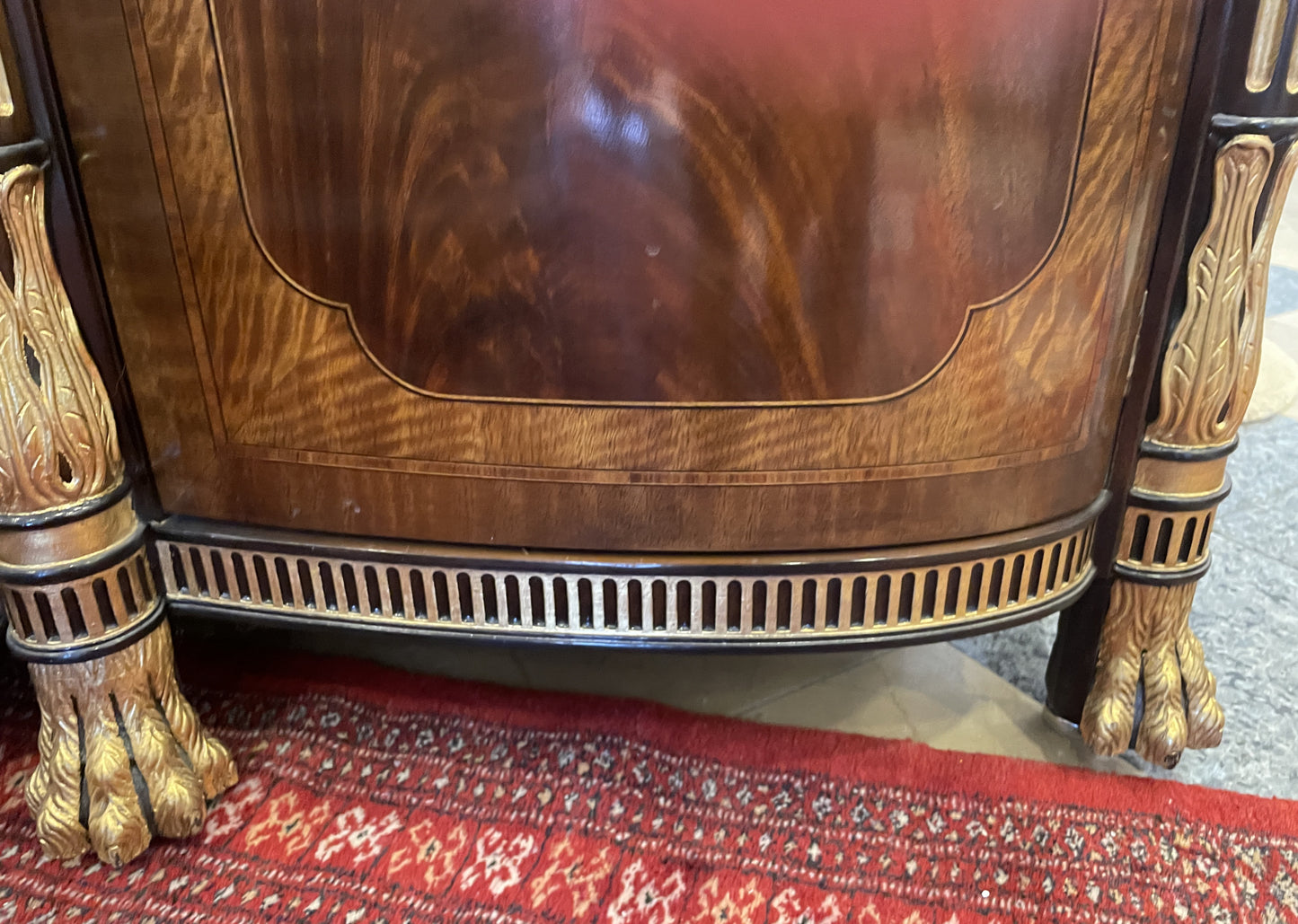 EJ Victor Regency Style Sideboard with Gilded Detail (0KC00C)