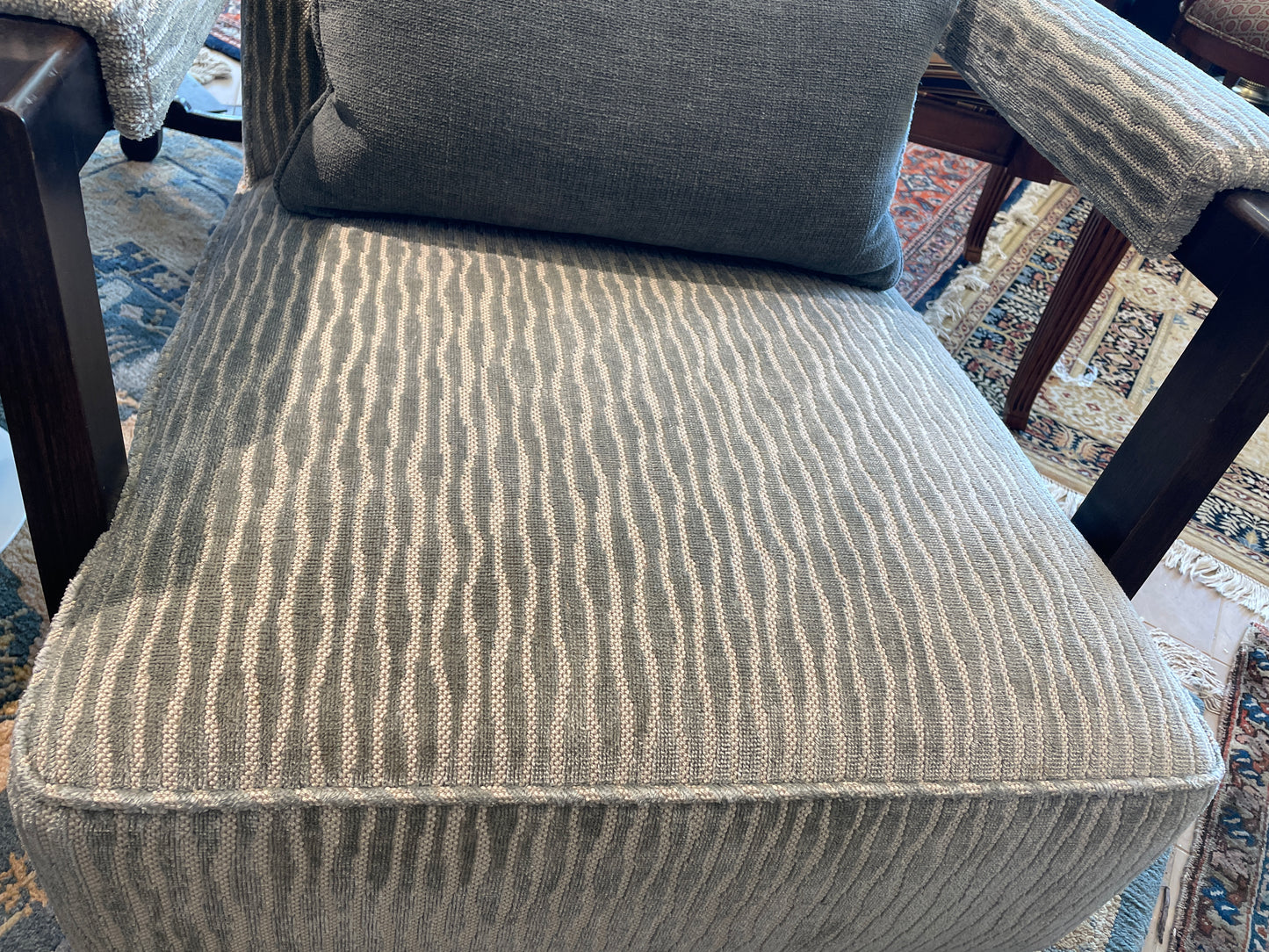 Brusic Rose Custom Lounge Chair (0GD004)