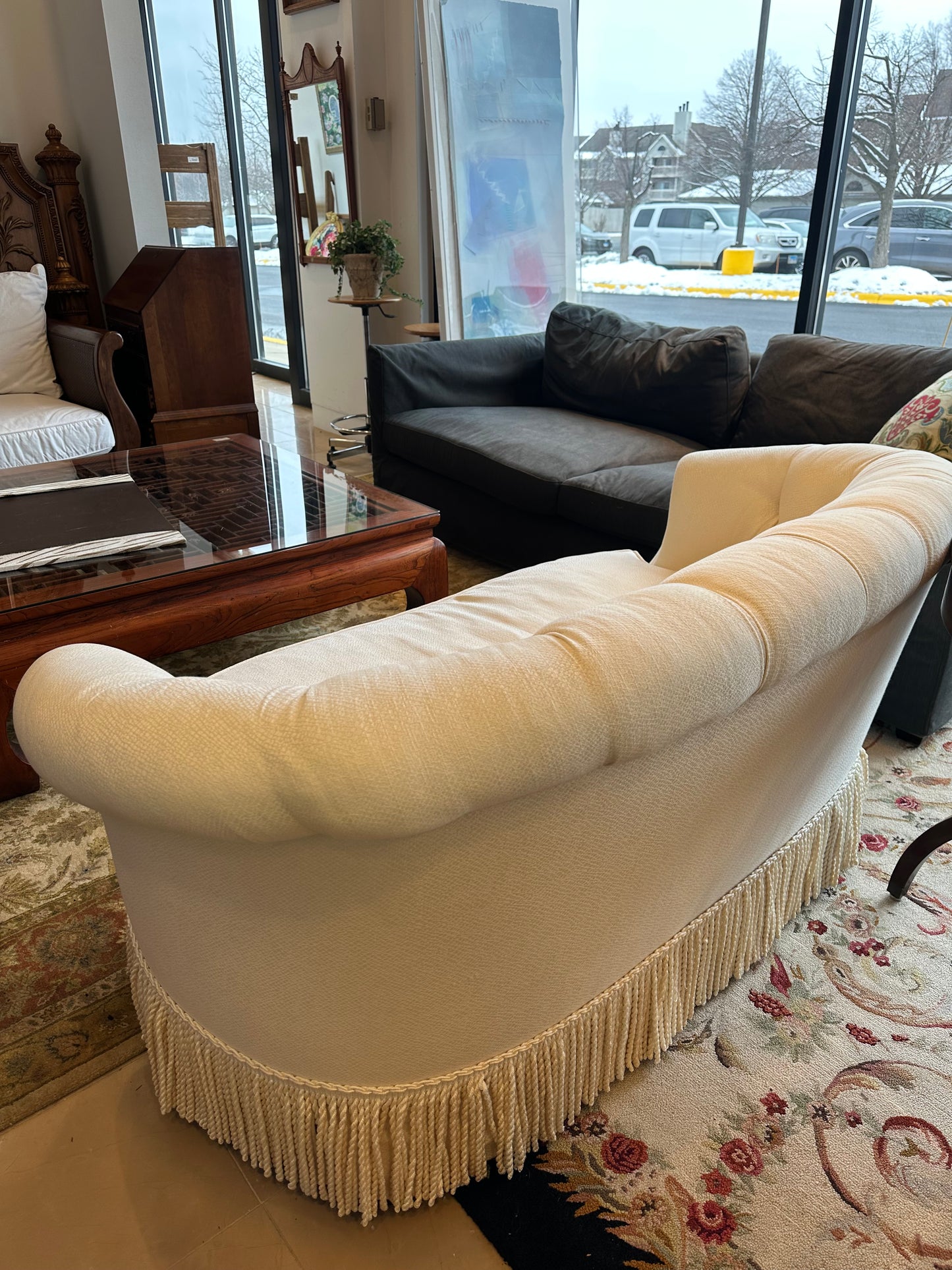 White Upholstered Love Seat Attributed to Baker Furniture (27202)