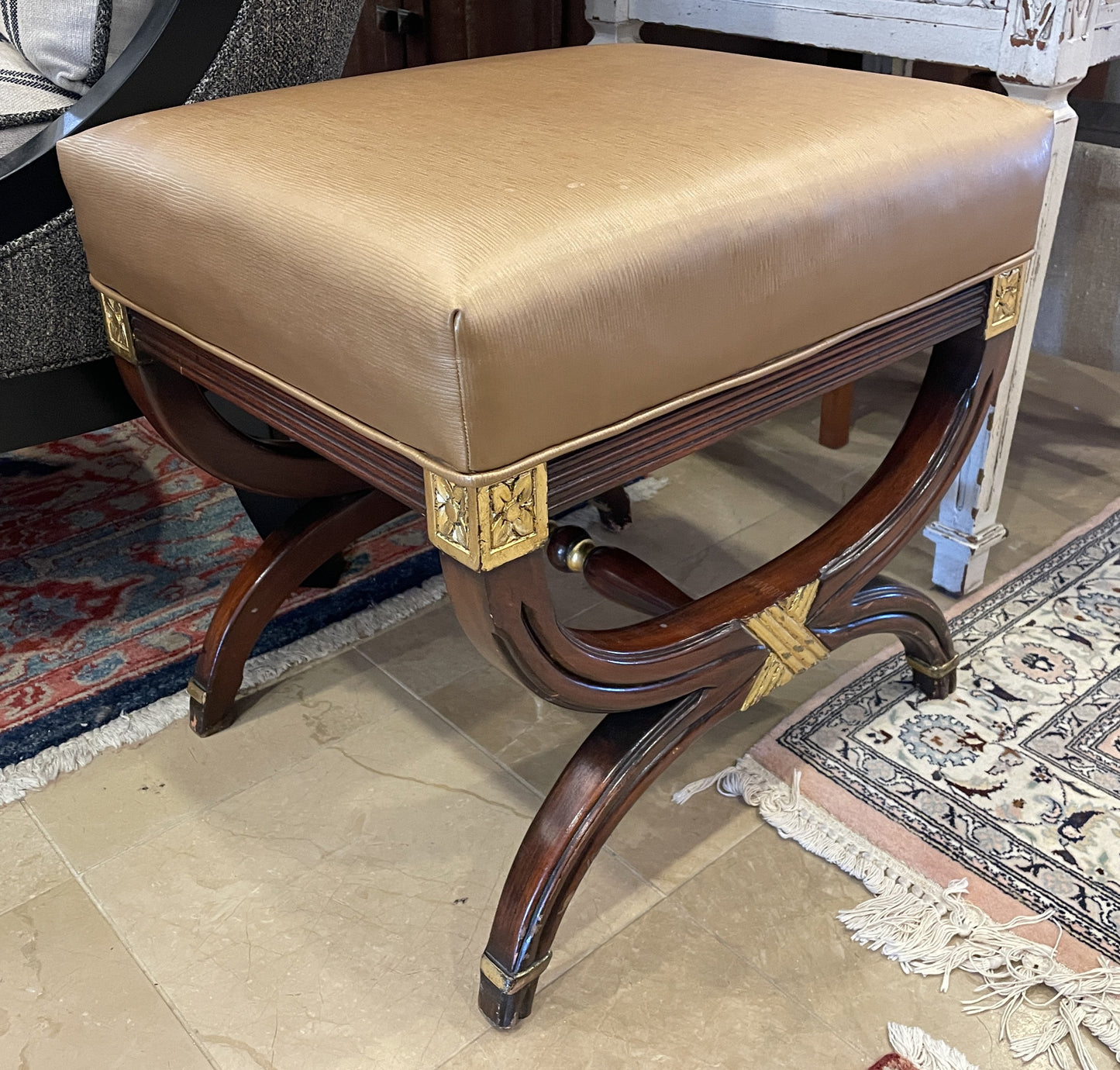 Klismos Regency Ottoman, AS IS (0KP00Z)