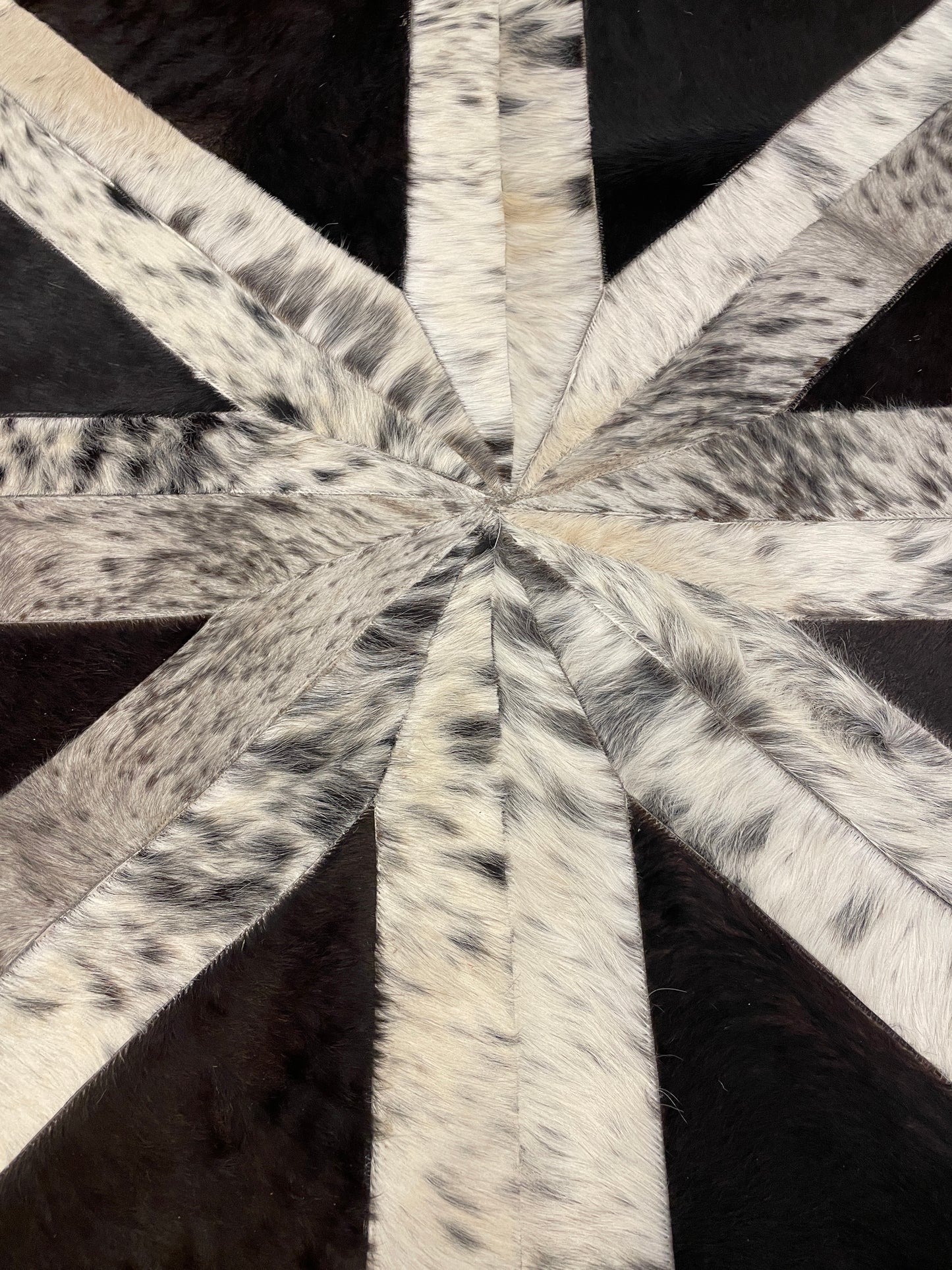 Patchwork Round Cowhide Rug (0NX001)