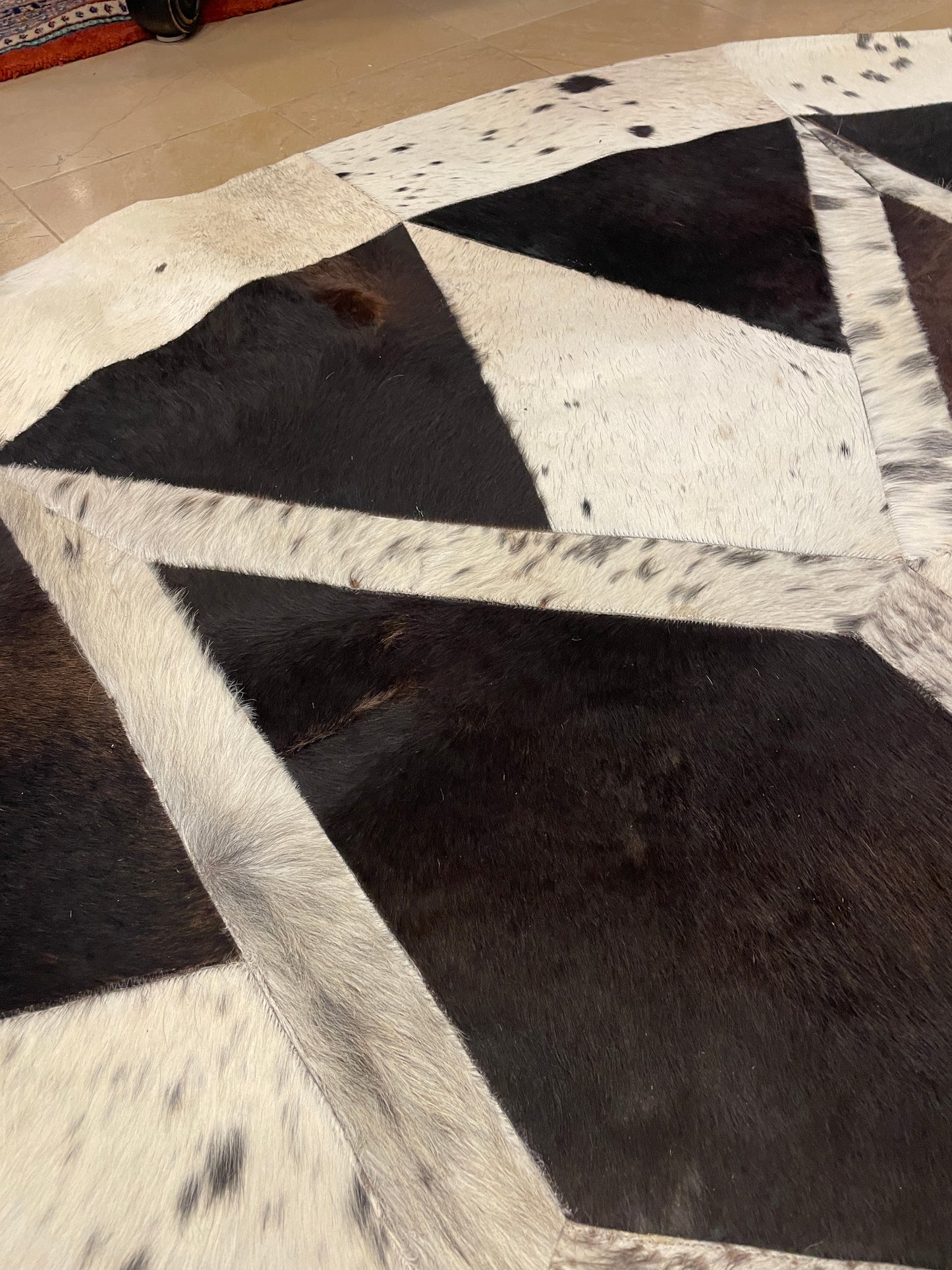 Patchwork Round Cowhide Rug (0NX001)