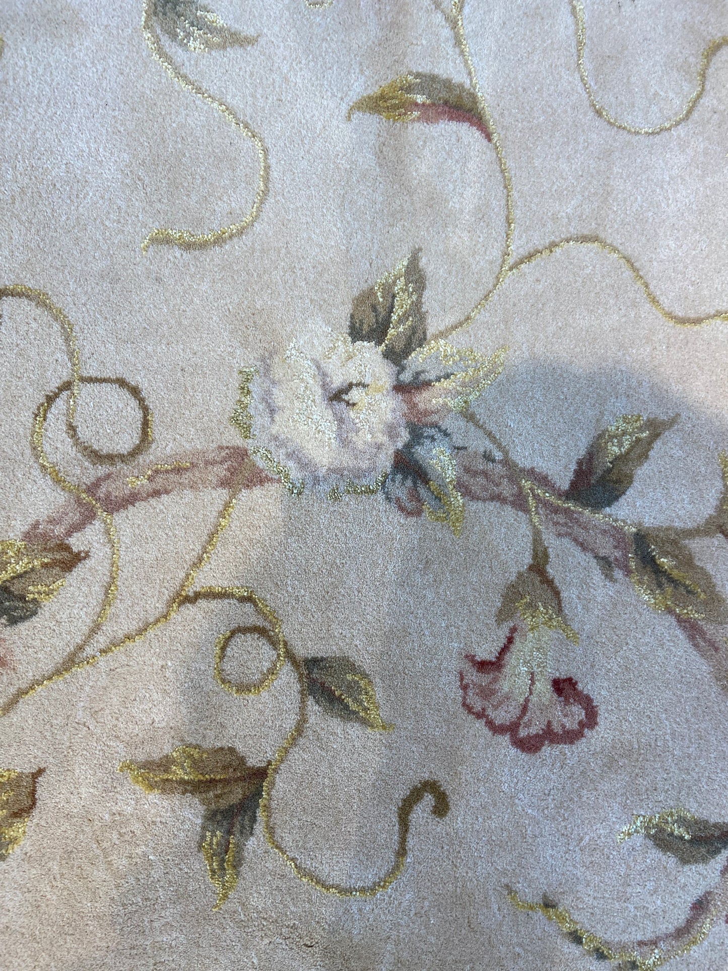 Hand Knotted Floral Rug (26876)