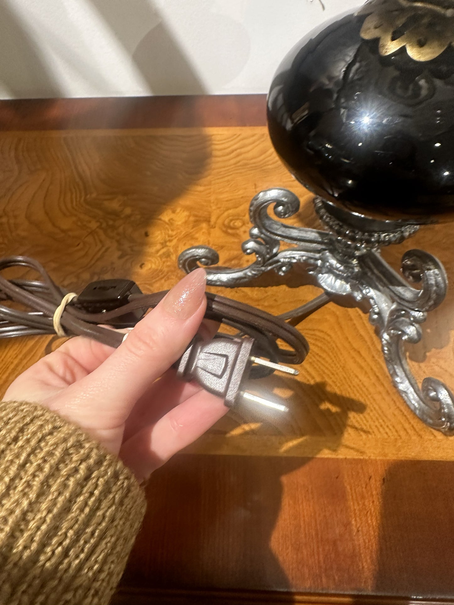 Luna Bella Scrolled Shade Lamp (0H2001)