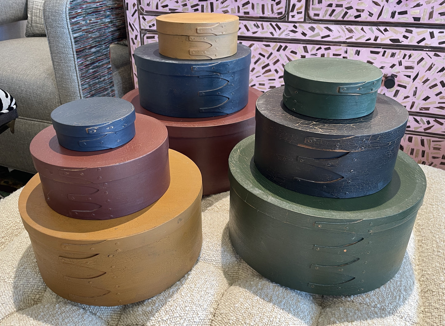 Set of 9 Multicolored Round Shaker Boxes (0C402H)