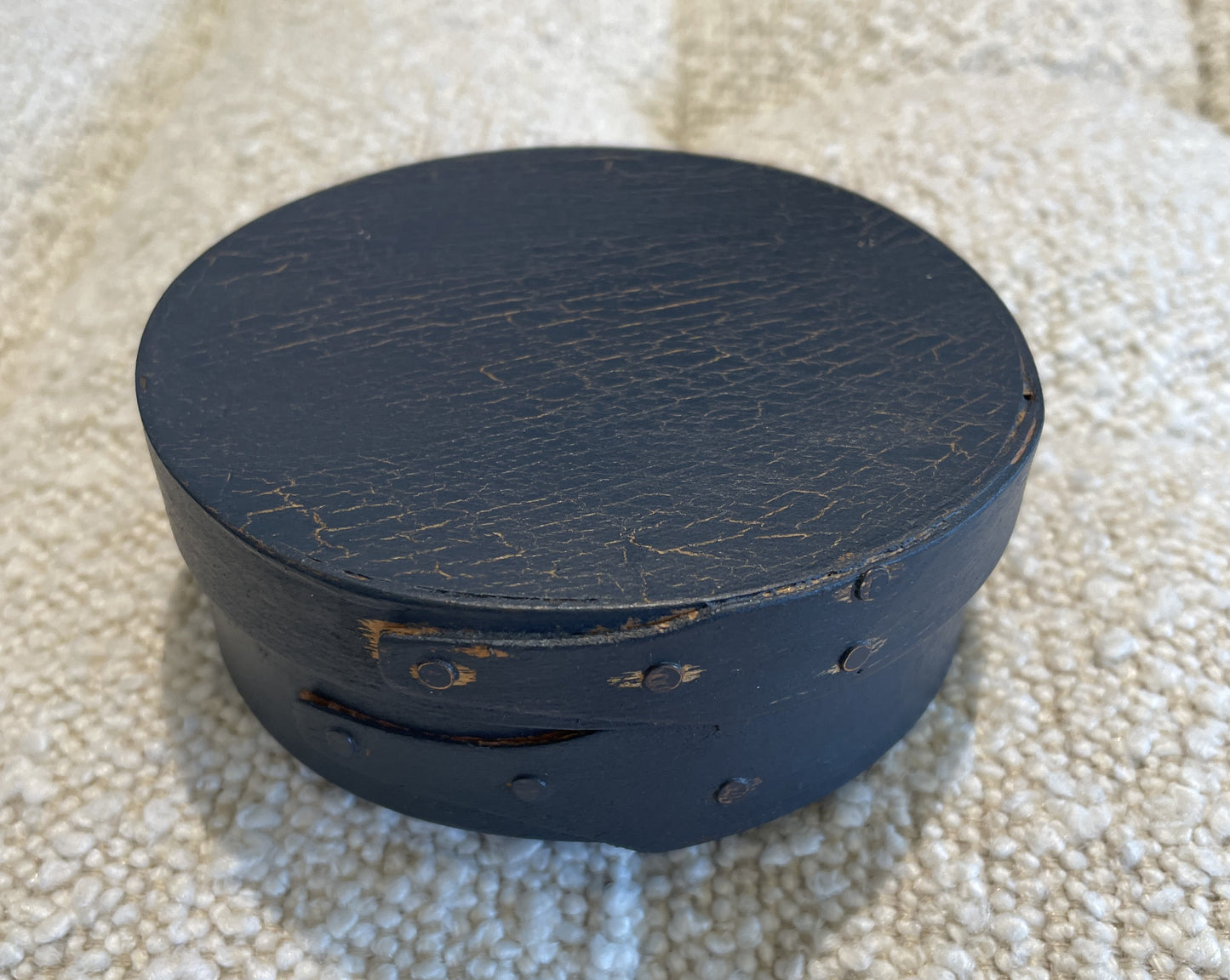 Set of 9 Multicolored Round Shaker Boxes (0C402H)