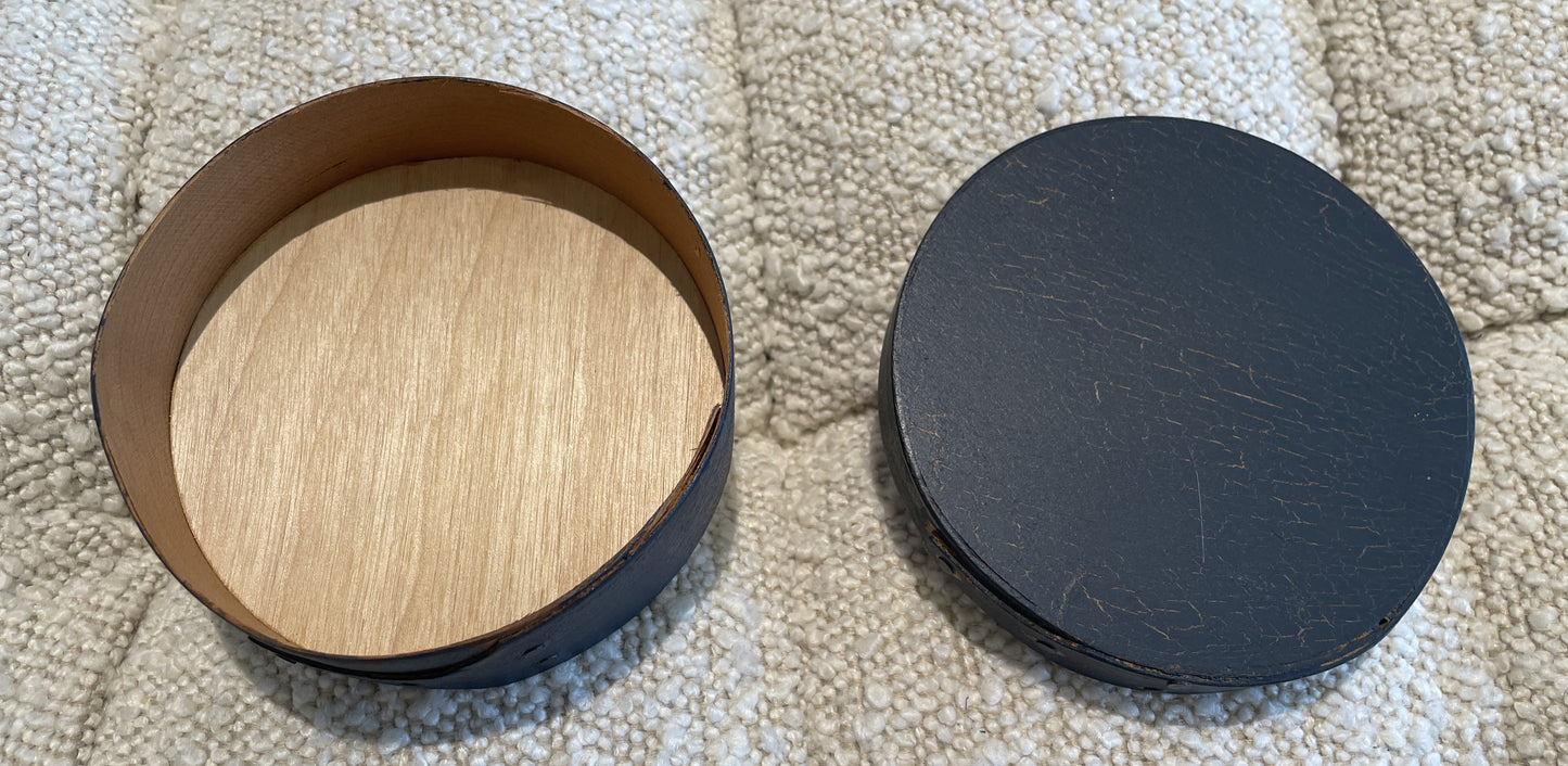 Set of 9 Multicolored Round Shaker Boxes (0C402H)