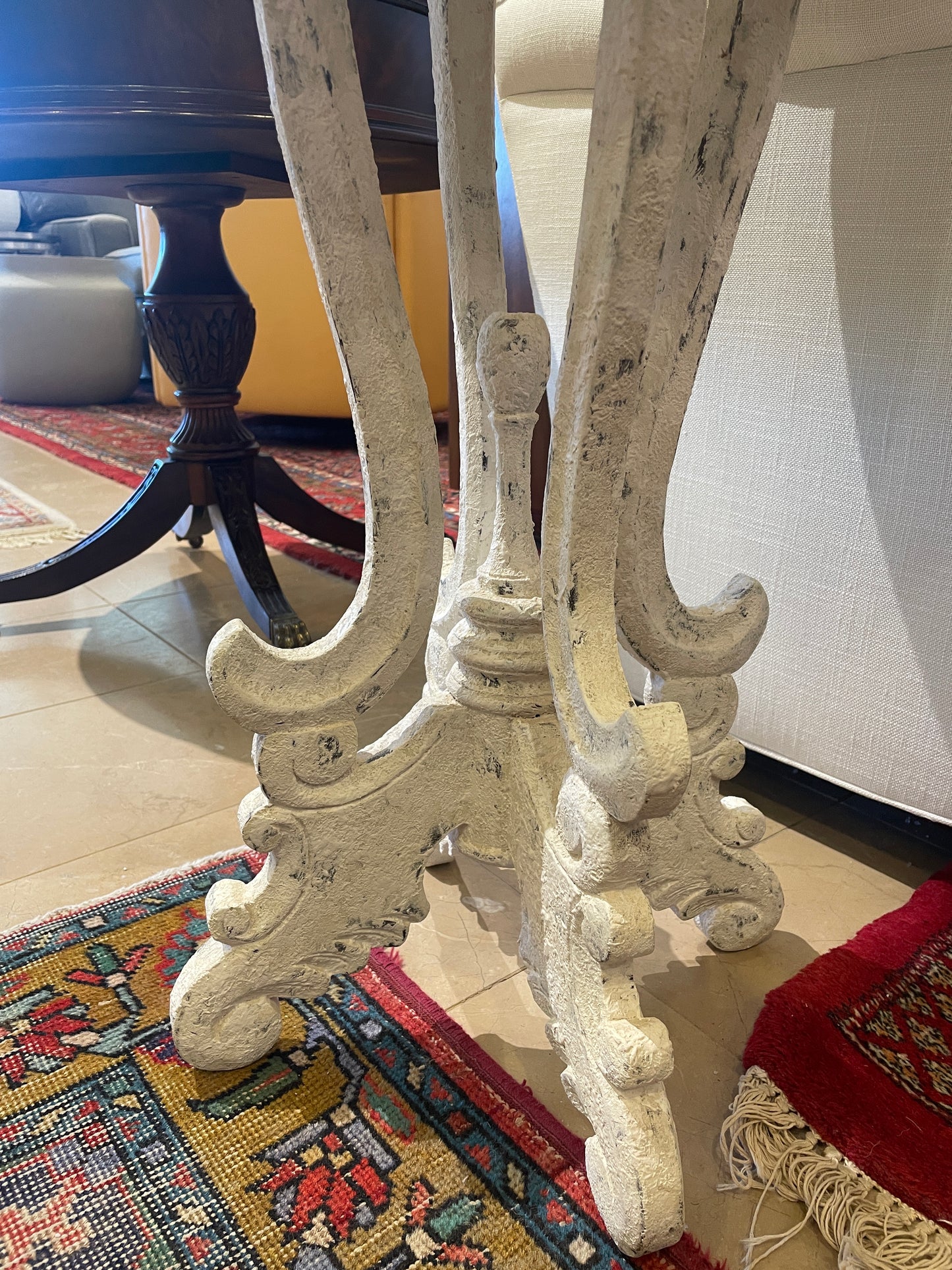 Arhaus "Merle" Cottage Style End Table (0KF00I)