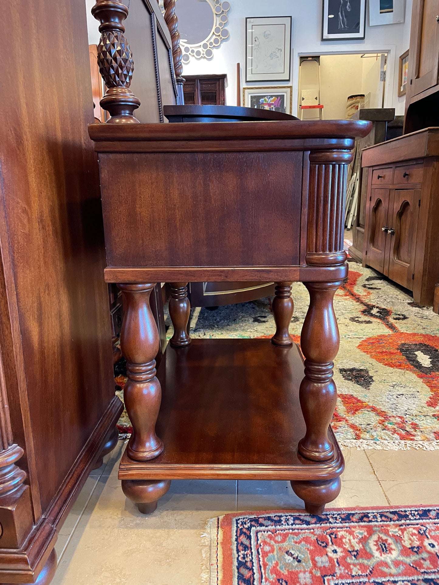 Chris Madden Nightstand (0GN004)