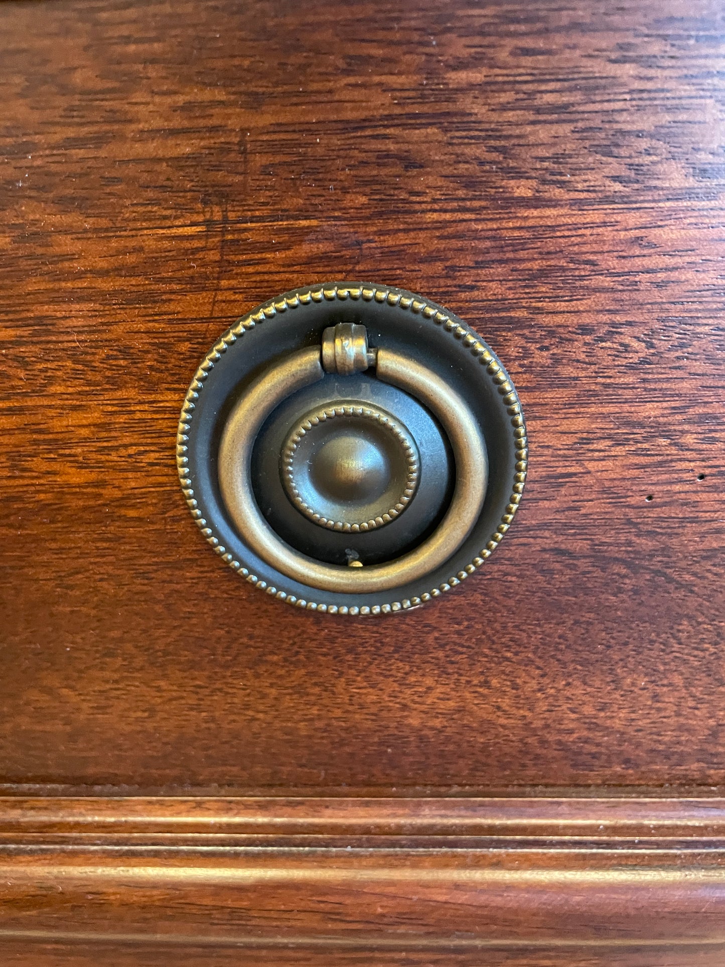 Chris Madden Dresser (0GN002)