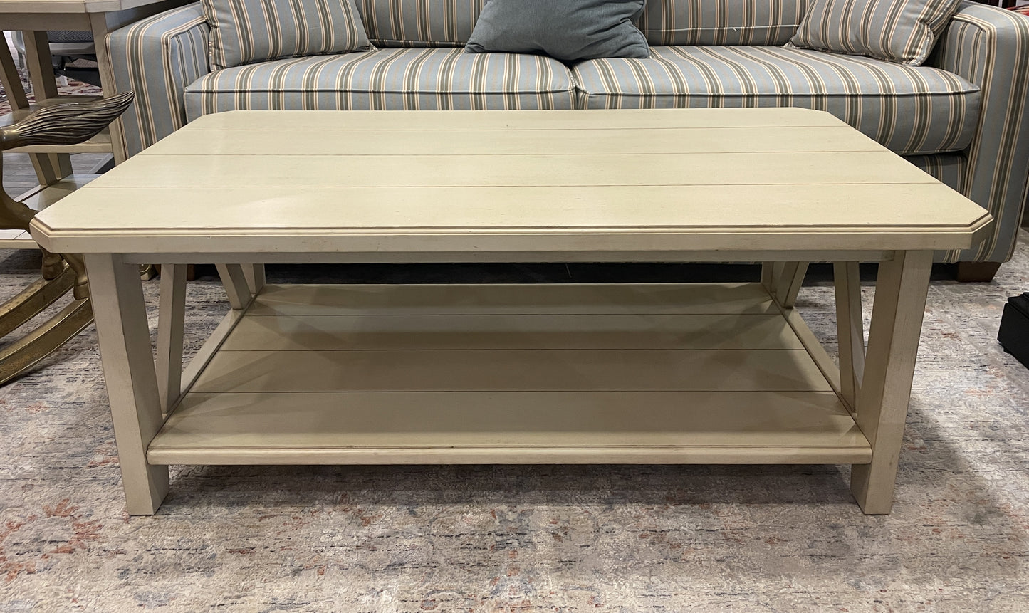 Plank Style Shabby Chic/ Farmhouse Coffee Table (0CF00T)
