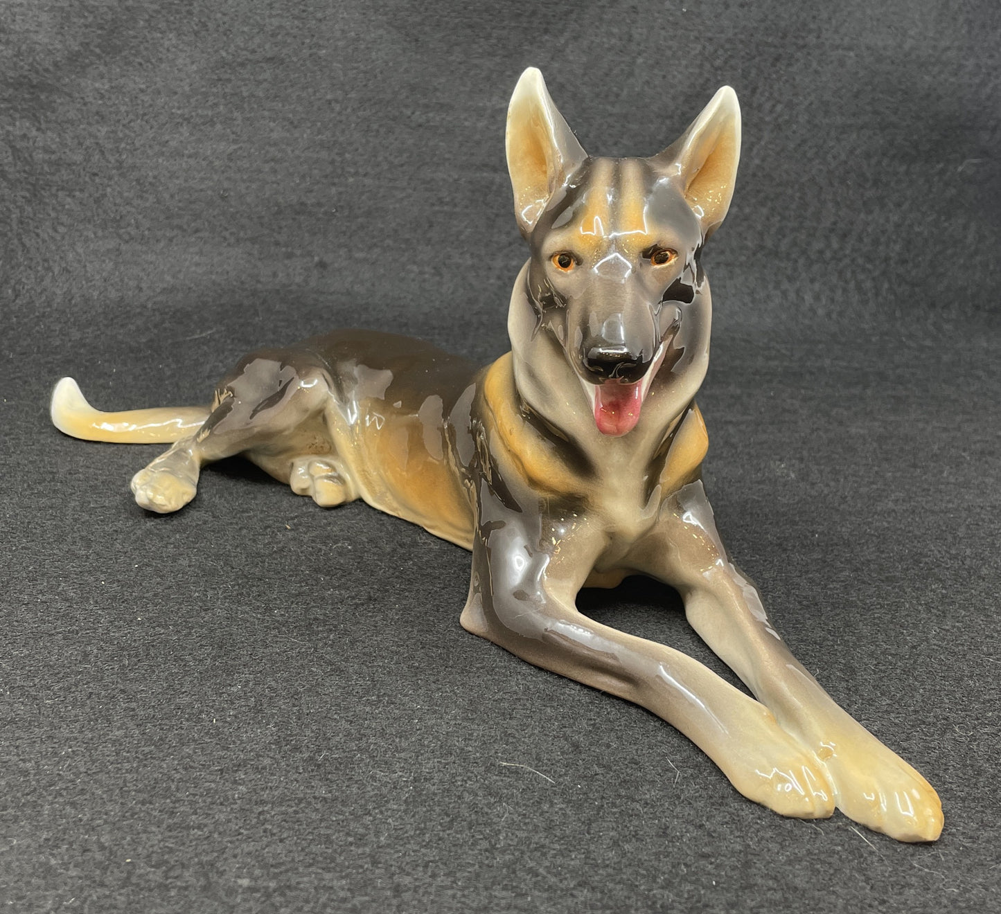 Goldscheider German Shepherd Figurine (0NW00O)