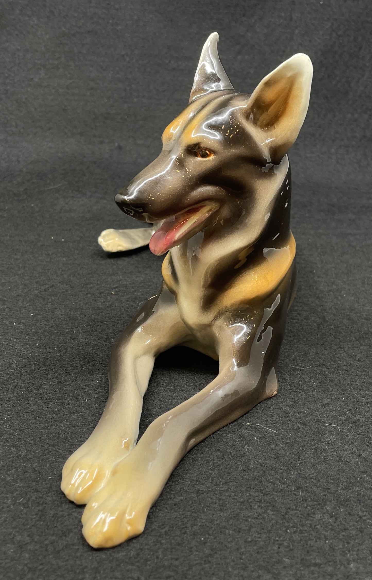 Goldscheider German Shepherd Figurine (0NW00O)