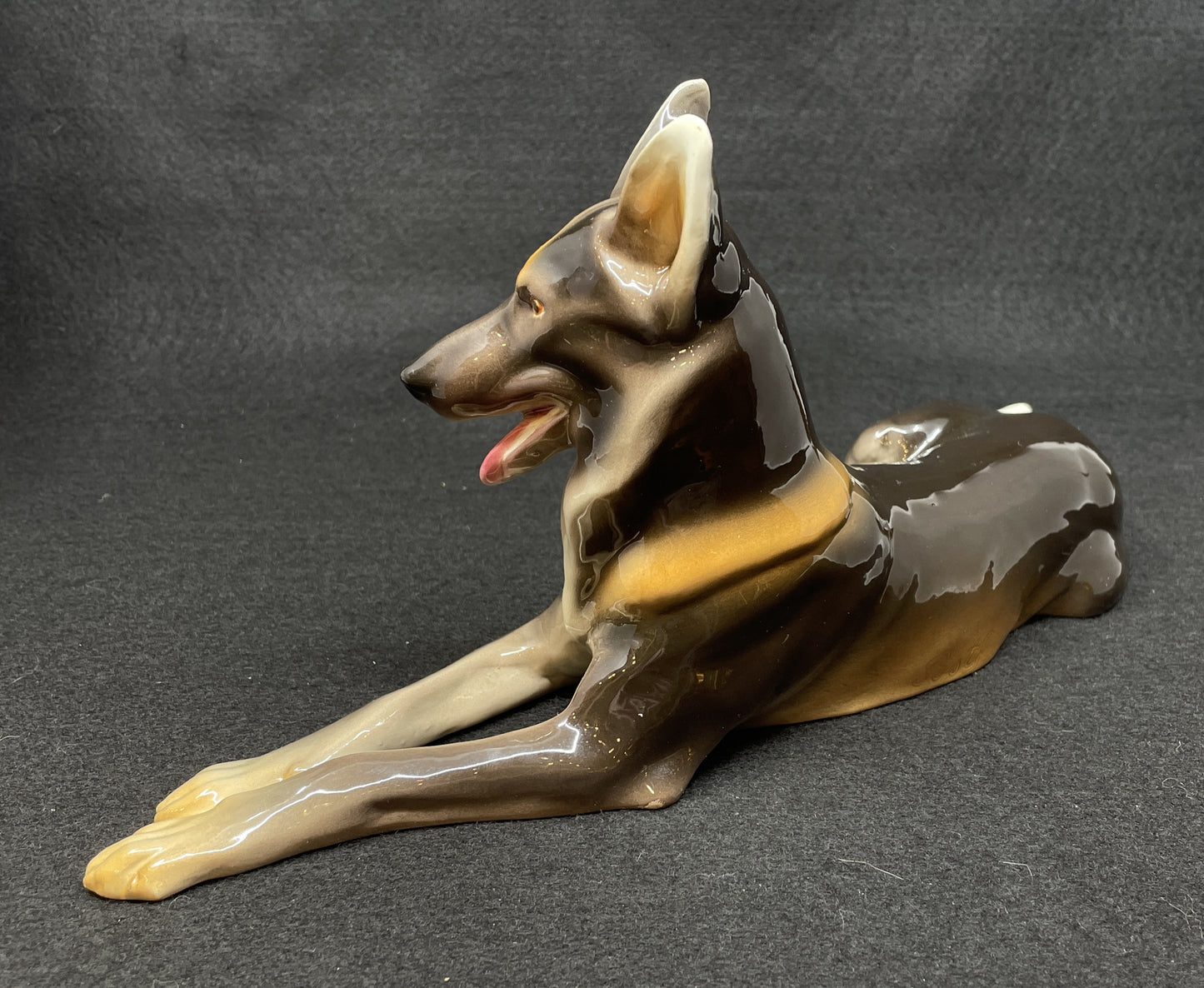 Goldscheider German Shepherd Figurine (0NW00O)