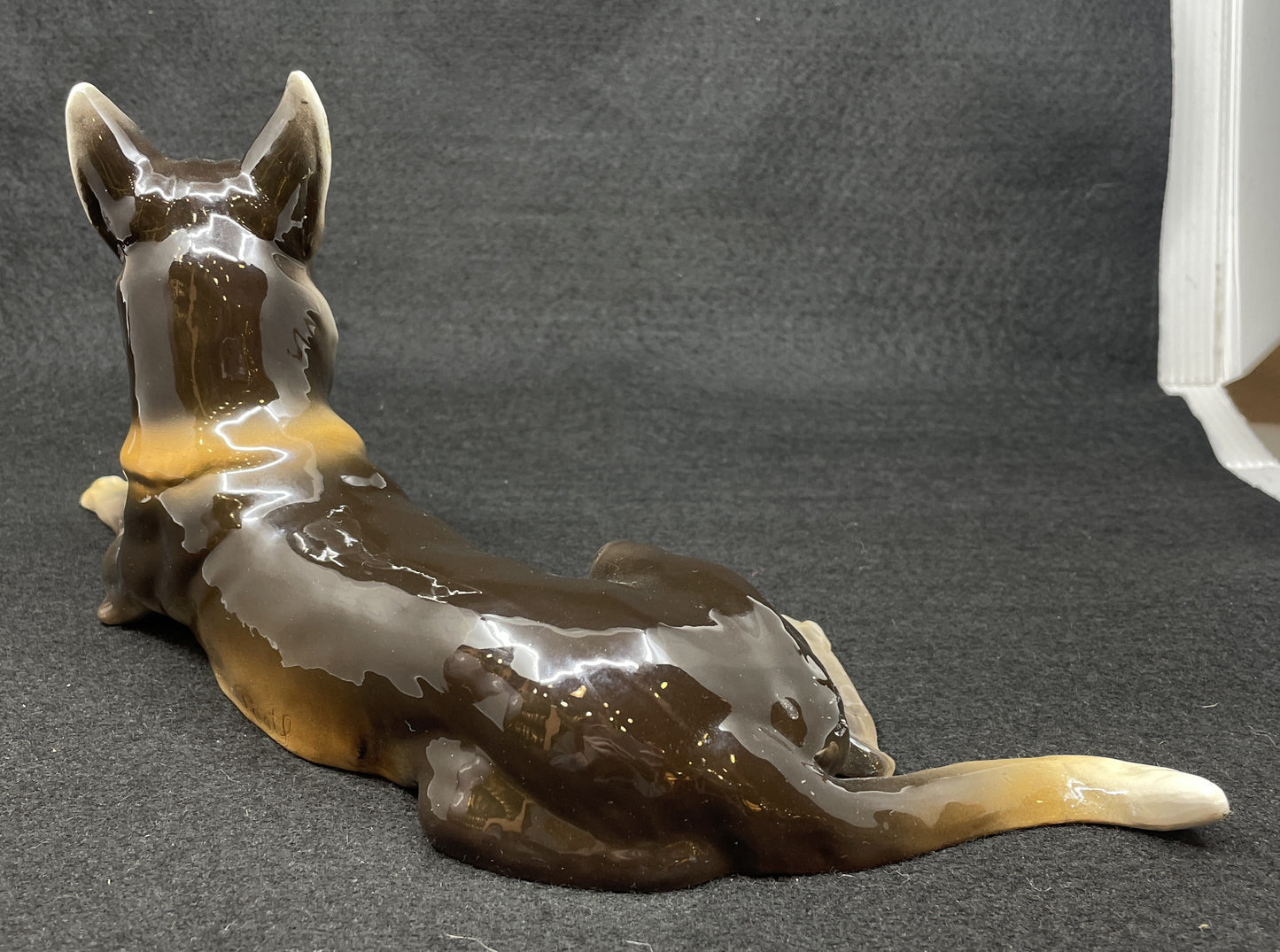 Goldscheider German Shepherd Figurine (0NW00O)