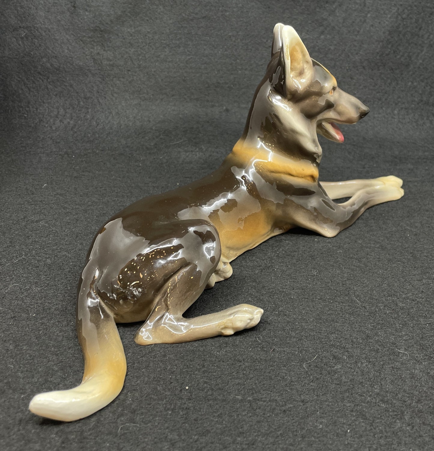 Goldscheider German Shepherd Figurine (0NW00O)
