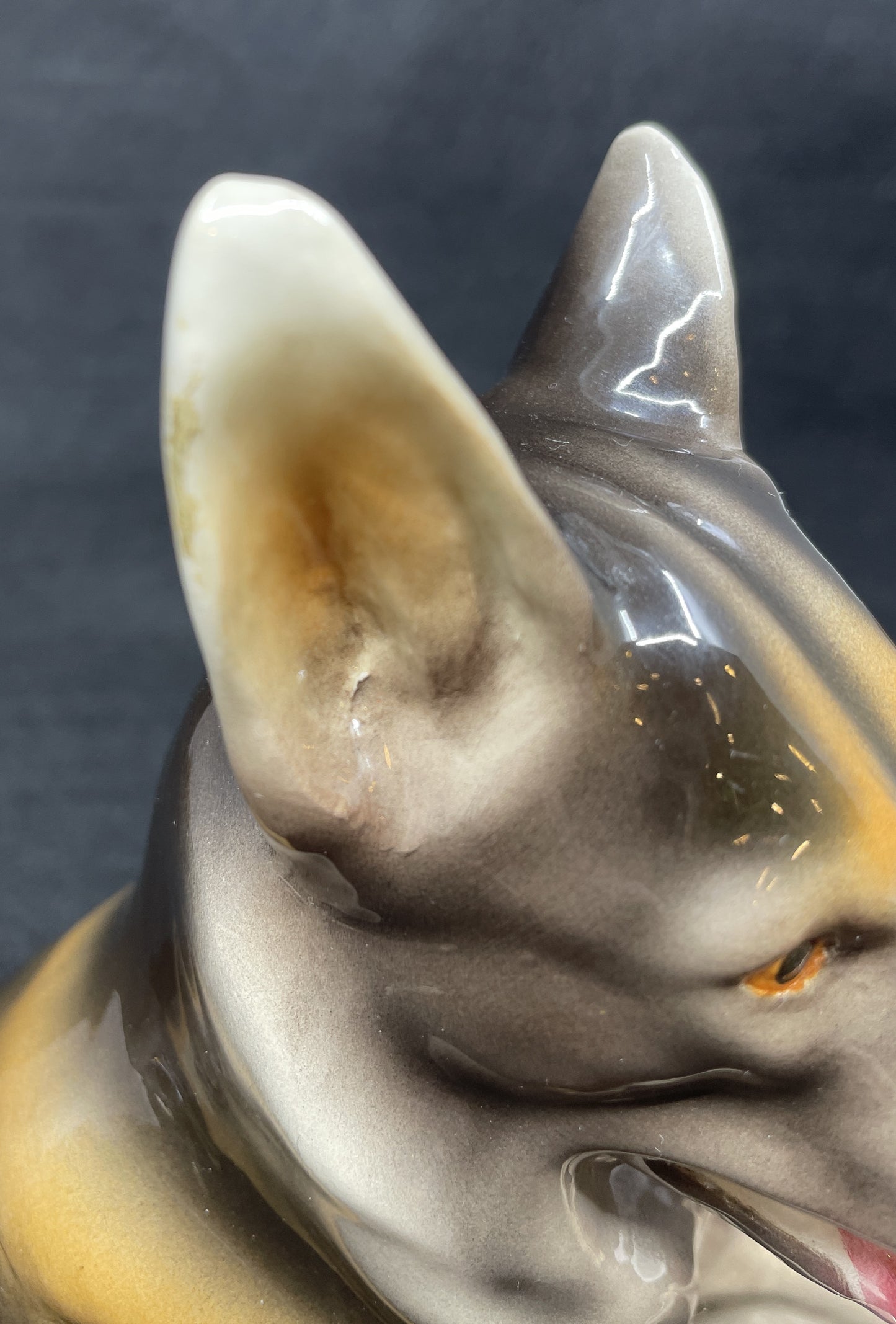 Goldscheider German Shepherd Figurine (0NW00O)