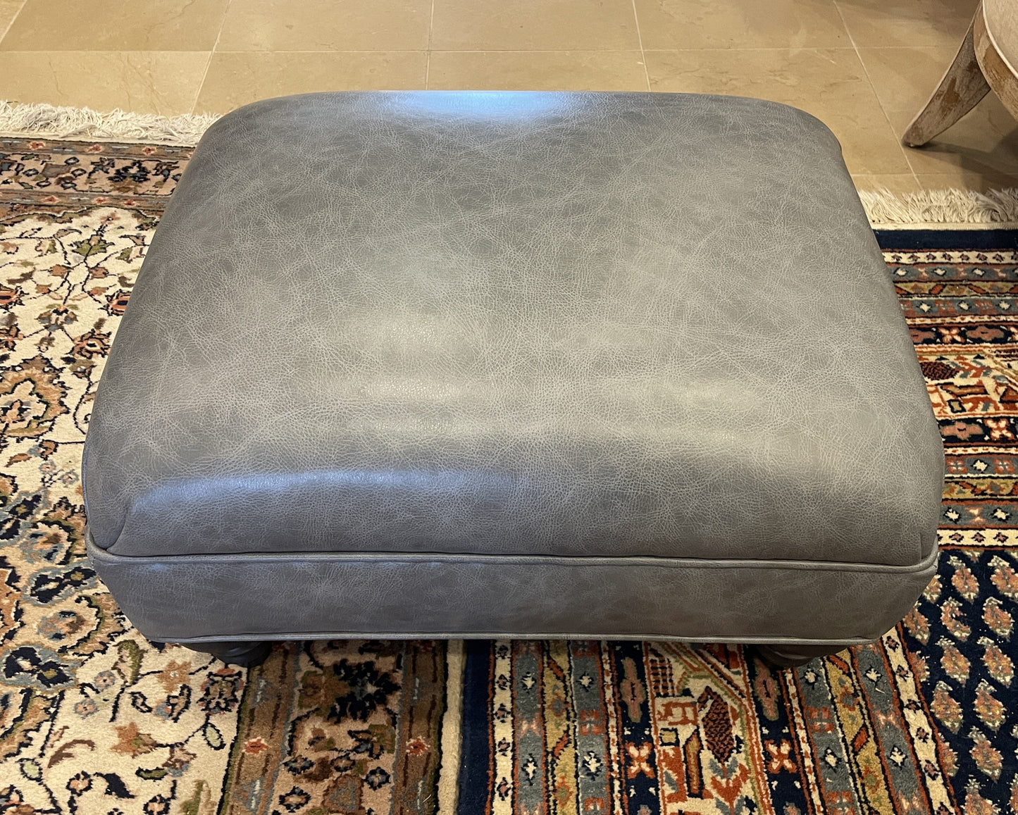 Small Blueish Gray Leather Ottoman (0CF016)