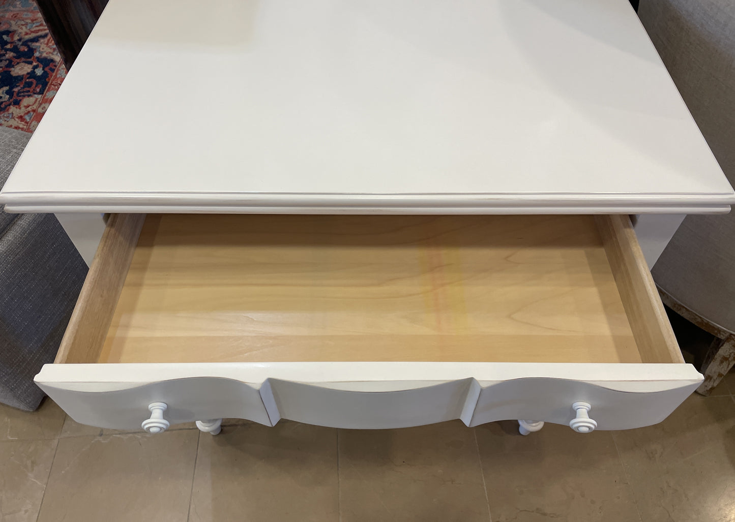 Stanley White Ladies Desk/Console (0CF00X)