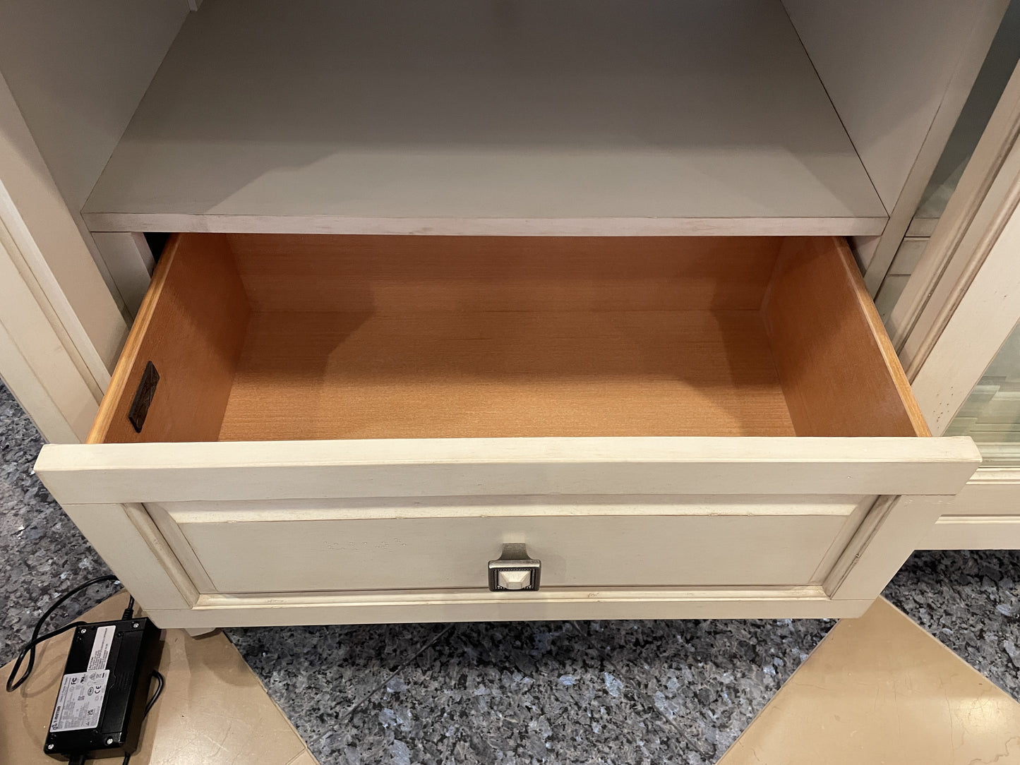 Shabby Chic/Cottage Style Television Console (0CF01F)