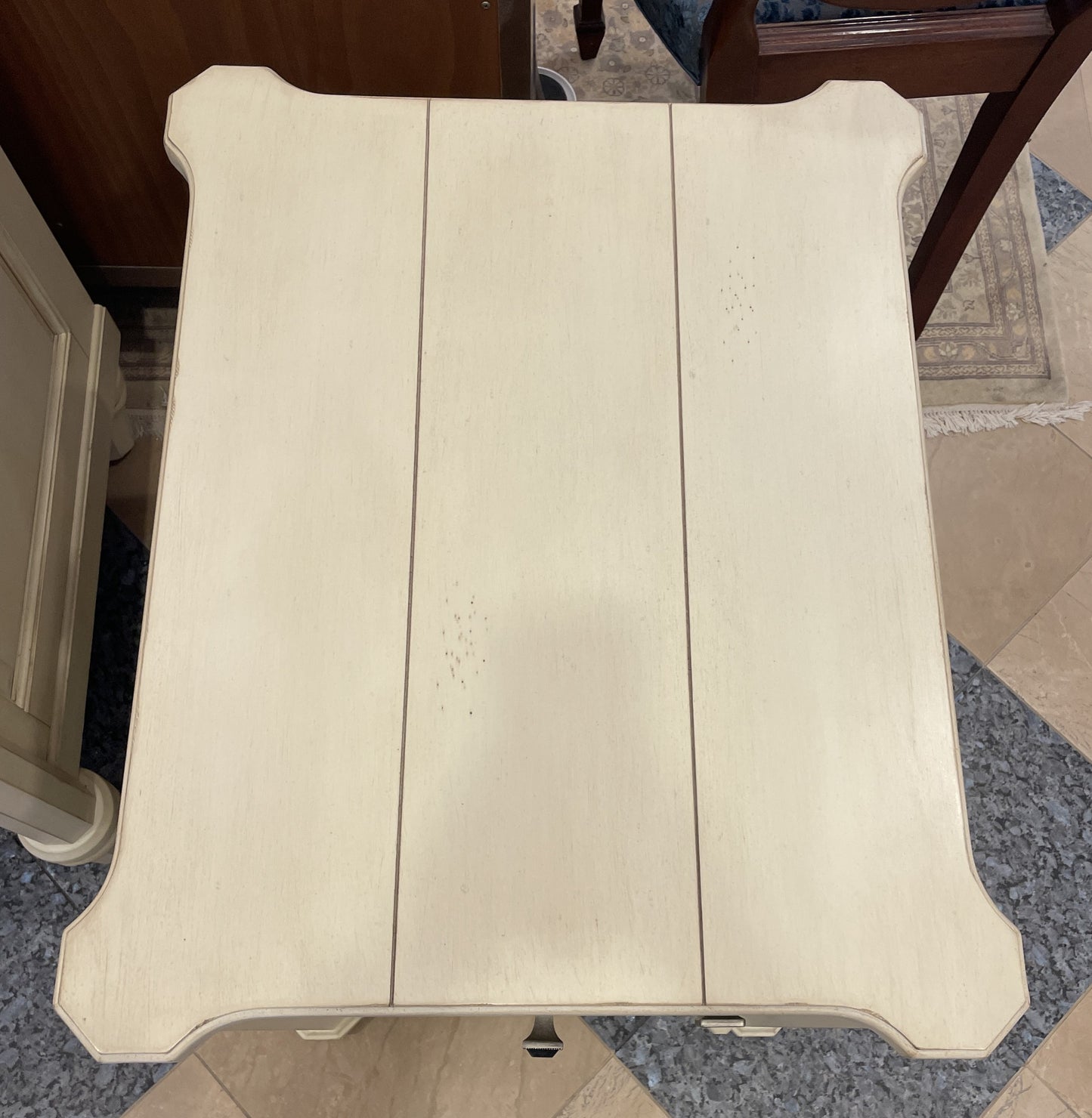 A.R.T Furniture White Nightstand (0CF00Q)