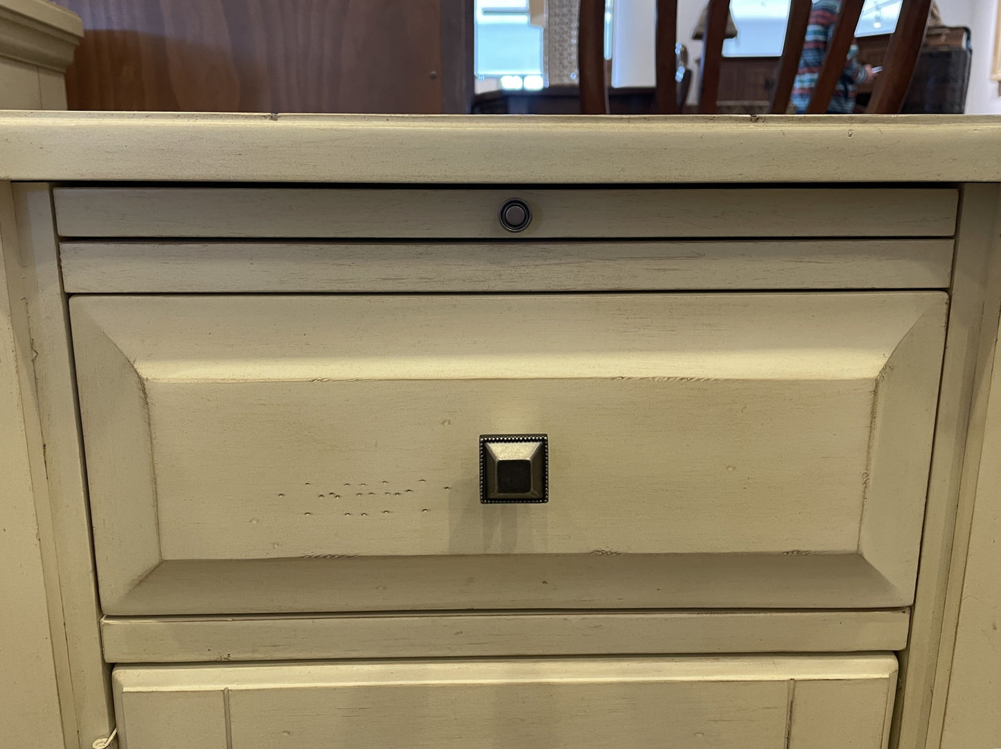 A.R.T Furniture White Nightstand (0CF00Q)