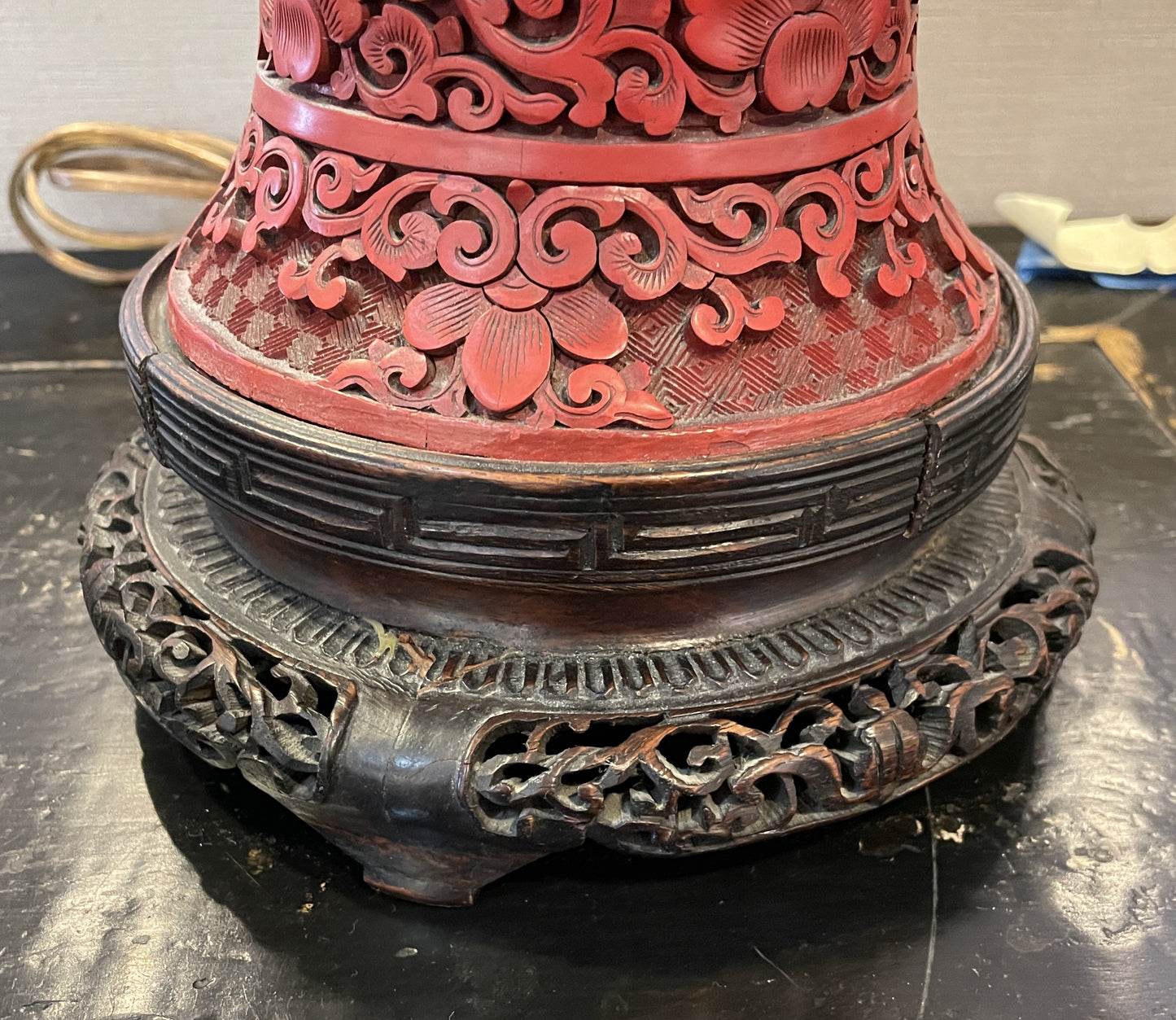 Chinese Cinnabar Lamp (0O7001)