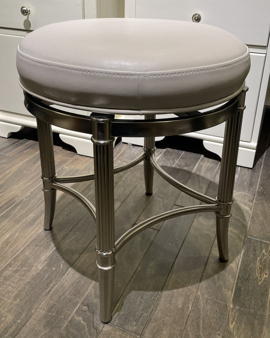 Chrome Base Vanity Stool with Leather Top (0CF00Y)