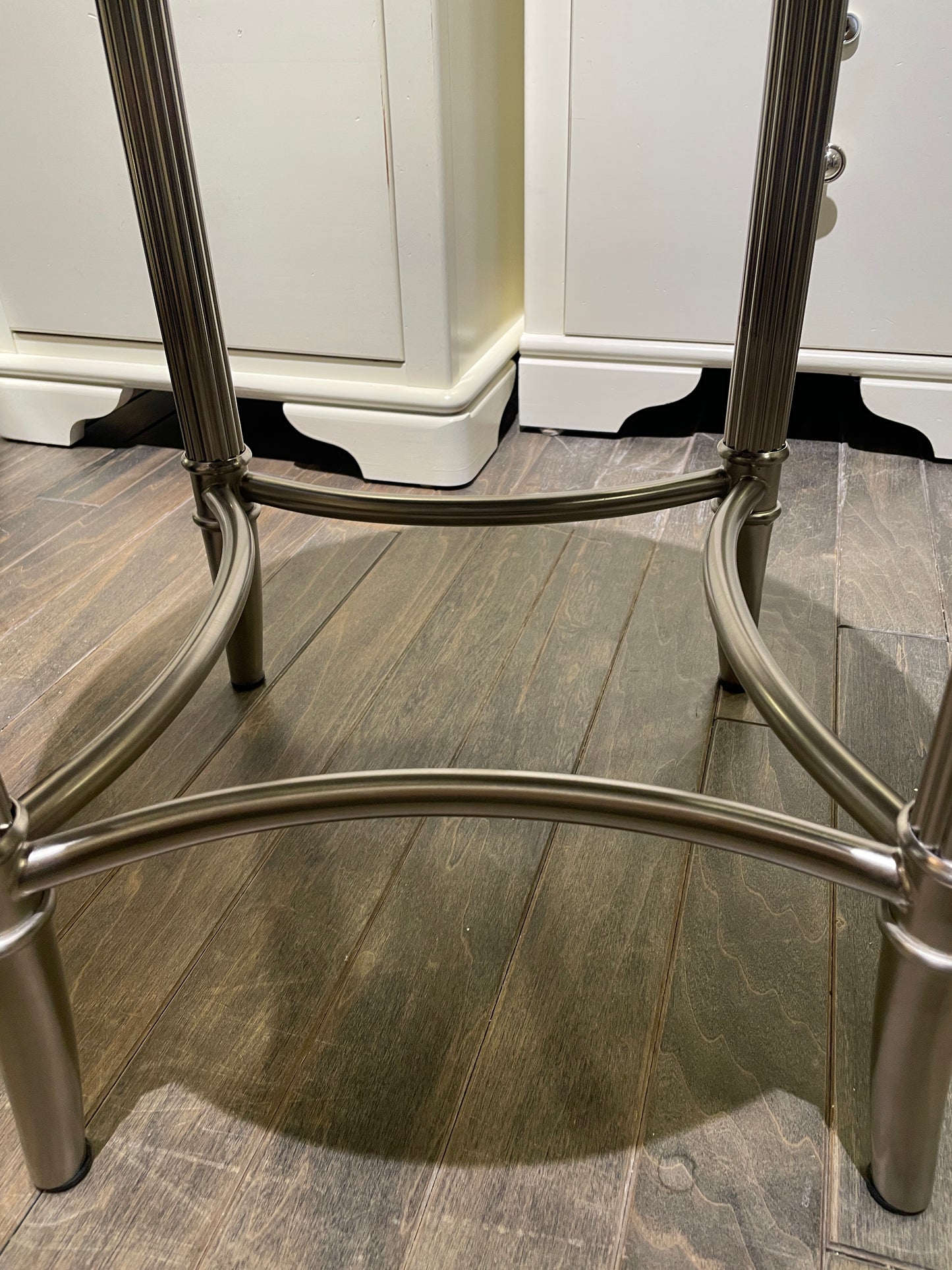 Chrome Base Vanity Stool with Leather Top (0CF00Y)