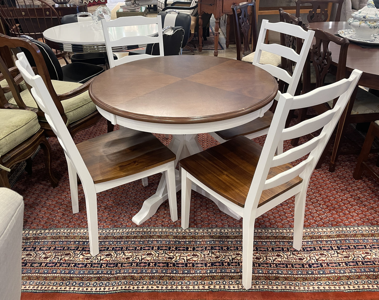 Safavieh Shabby Chic Round Table and 4 Chairs (0OA004)