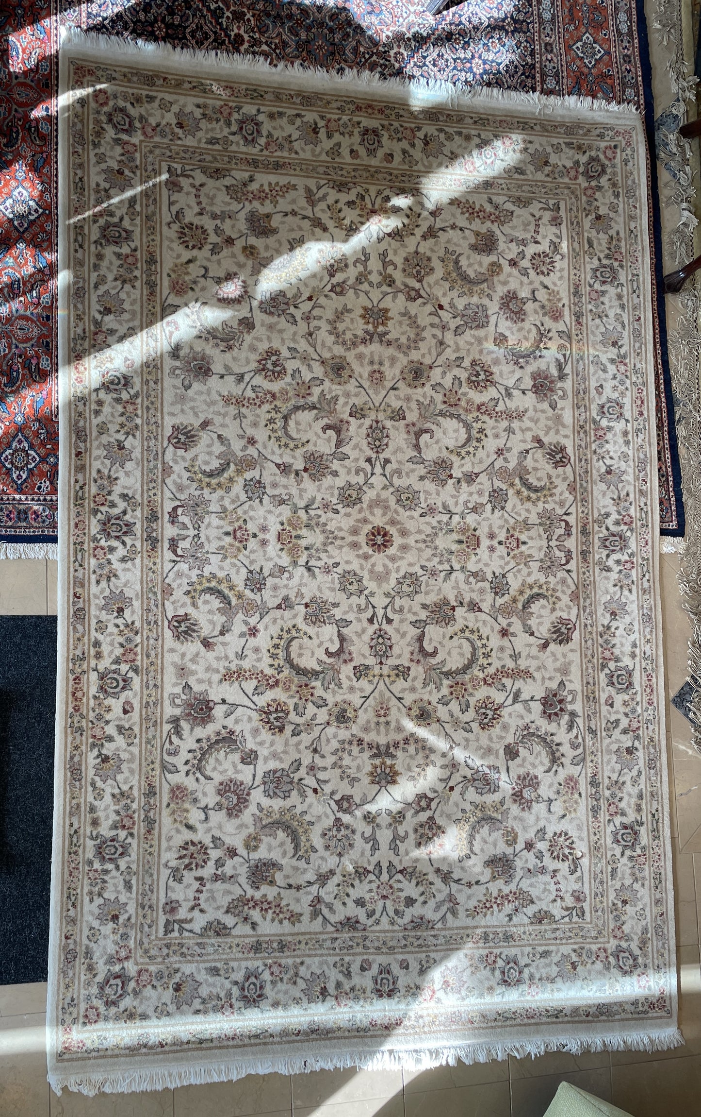 HK Neutral Rug, approx 6x9 (0GS00F)