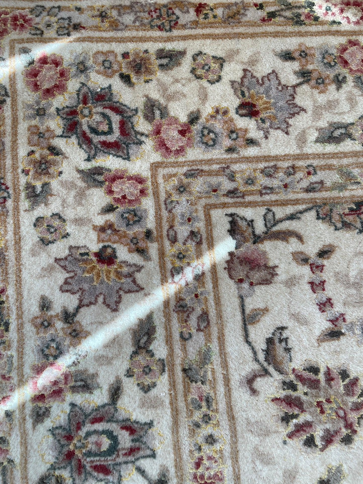 HK Neutral Rug, approx 6x9 (0GS00F)