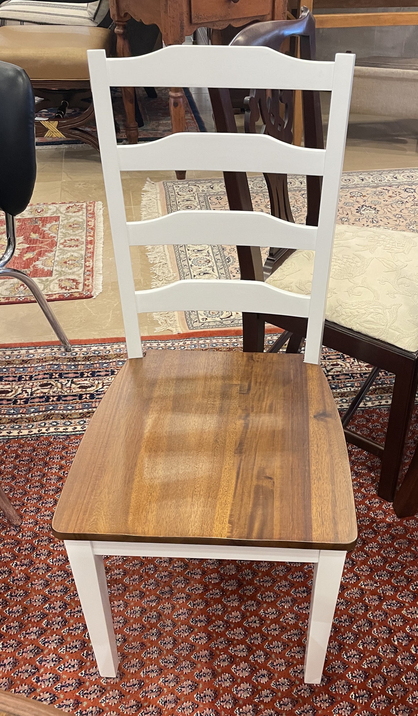 Safavieh Shabby Chic Round Table and 4 Chairs (0OA004)