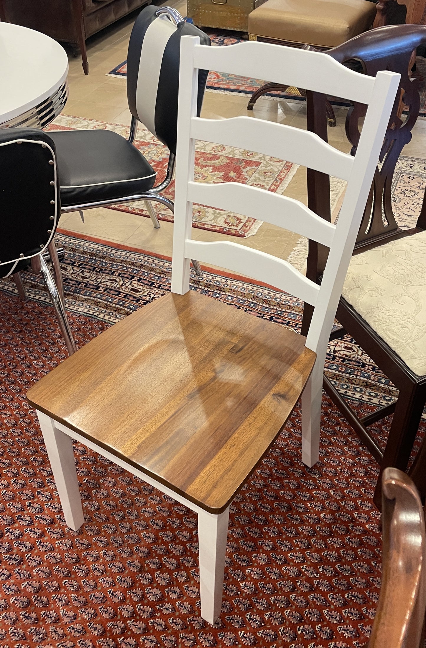 Safavieh Shabby Chic Round Table and 4 Chairs (0OA004)