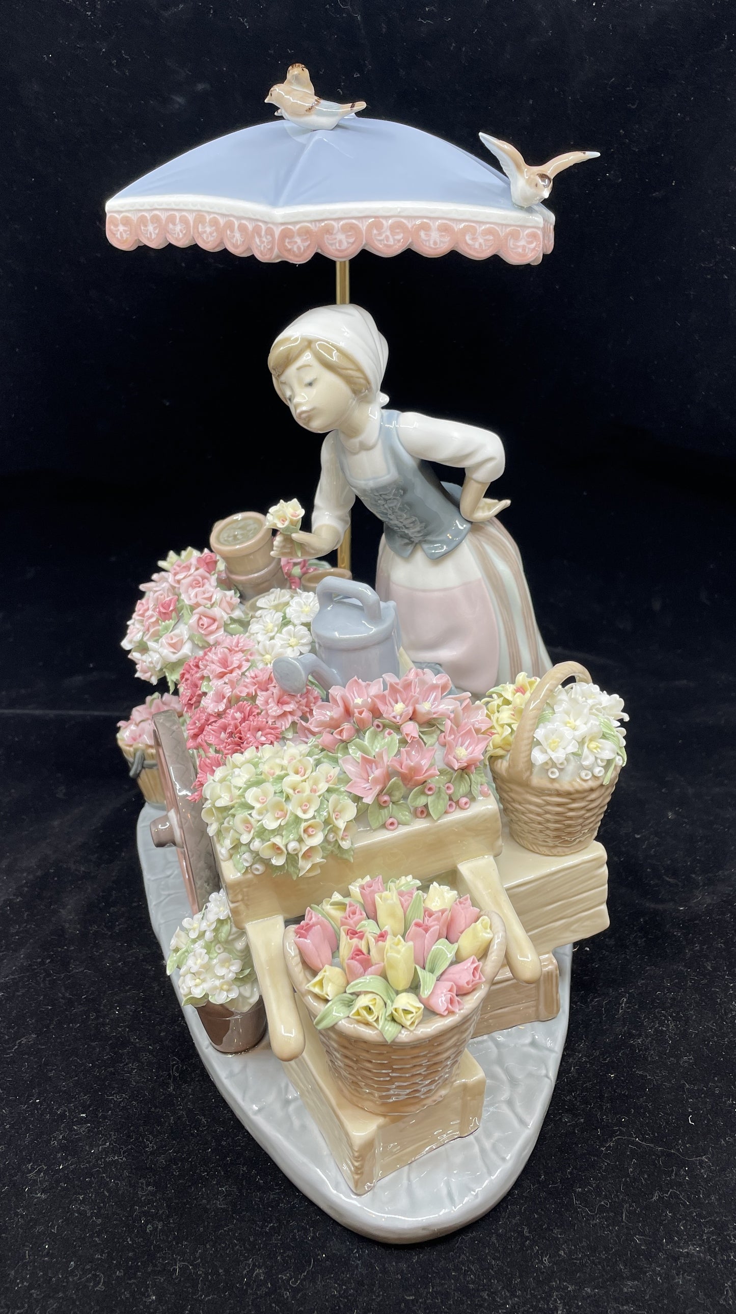 Lladro #1454 Flowers of the Season w/custom case (BOX) (08P002)