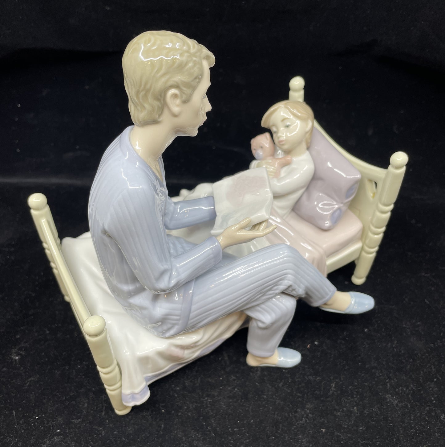 Lladro #5899 Just One More (BOX) (08P00B)
