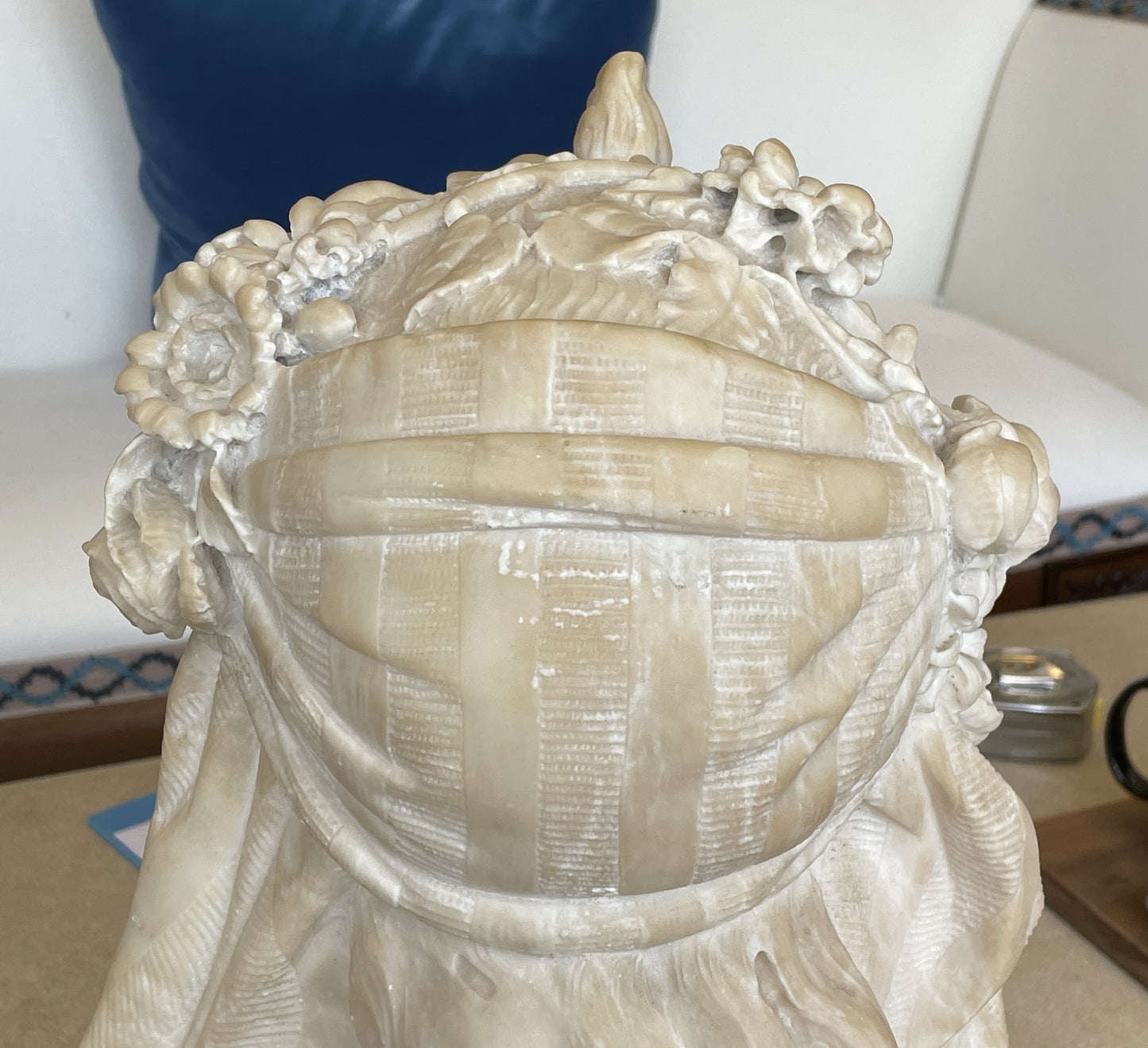 Alabaster Bust of Woman (0AS001)