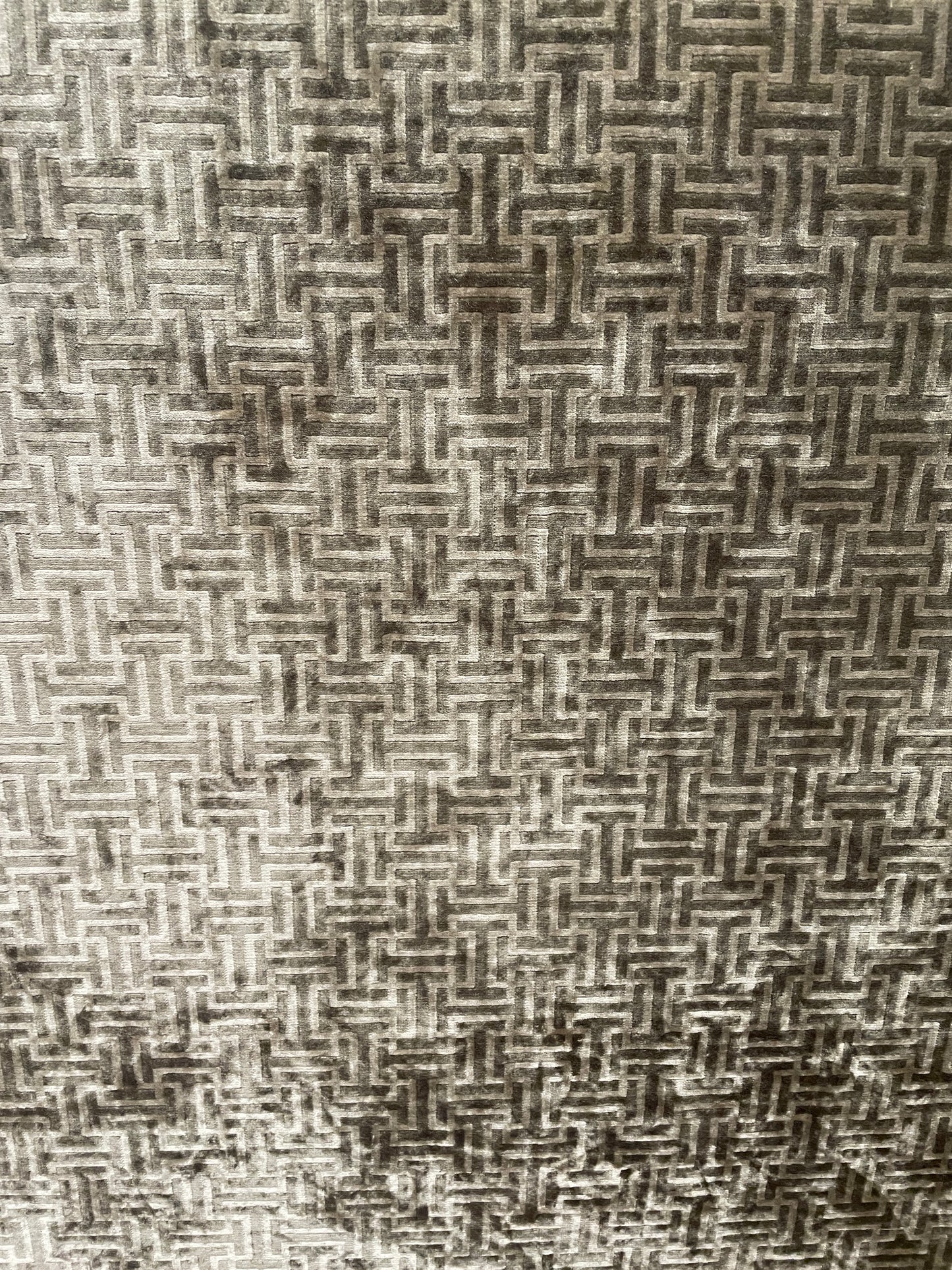 Lee Industries Upholstered Geometric Pattern King Bed (03N001)