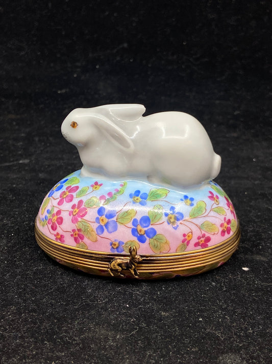 Limoges Bunny on Floral Egg (27441)