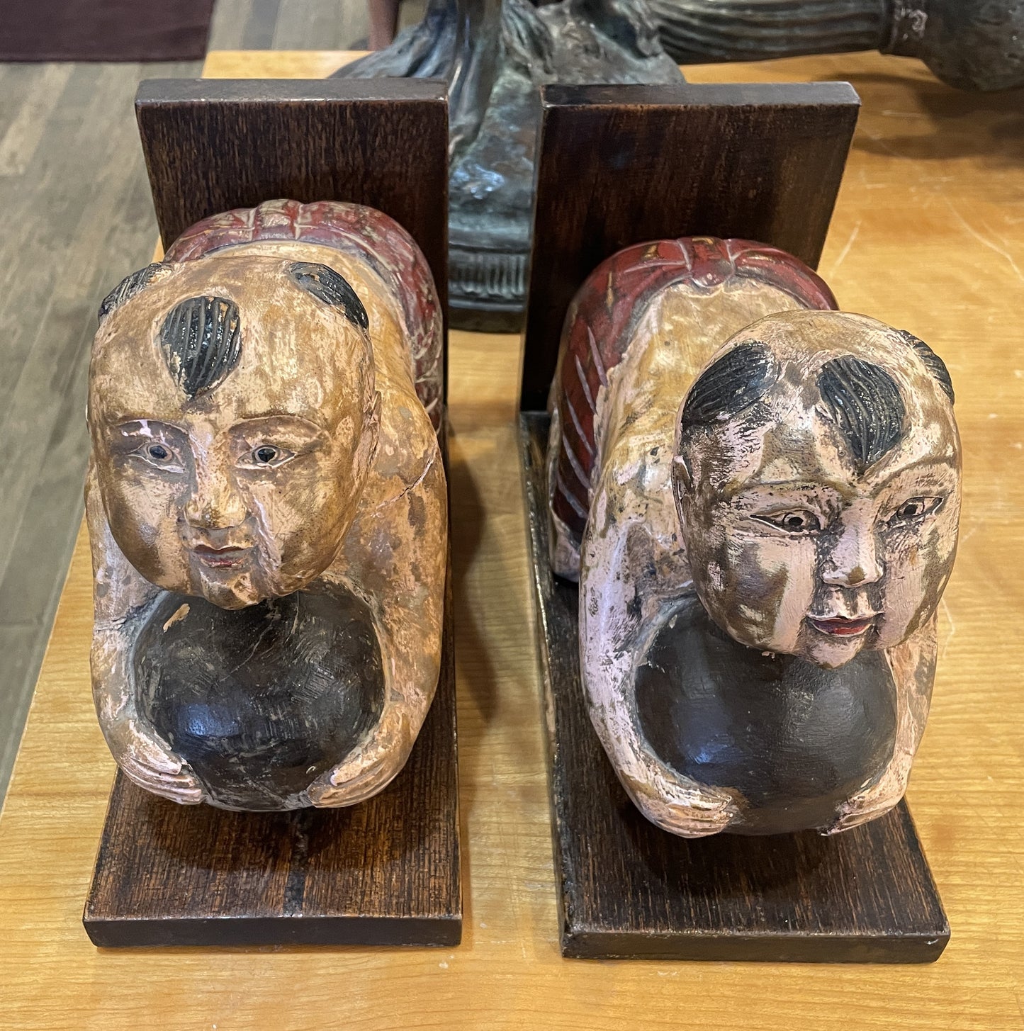 Opium Pillow Babies Bookends, a pair (0KQ003)