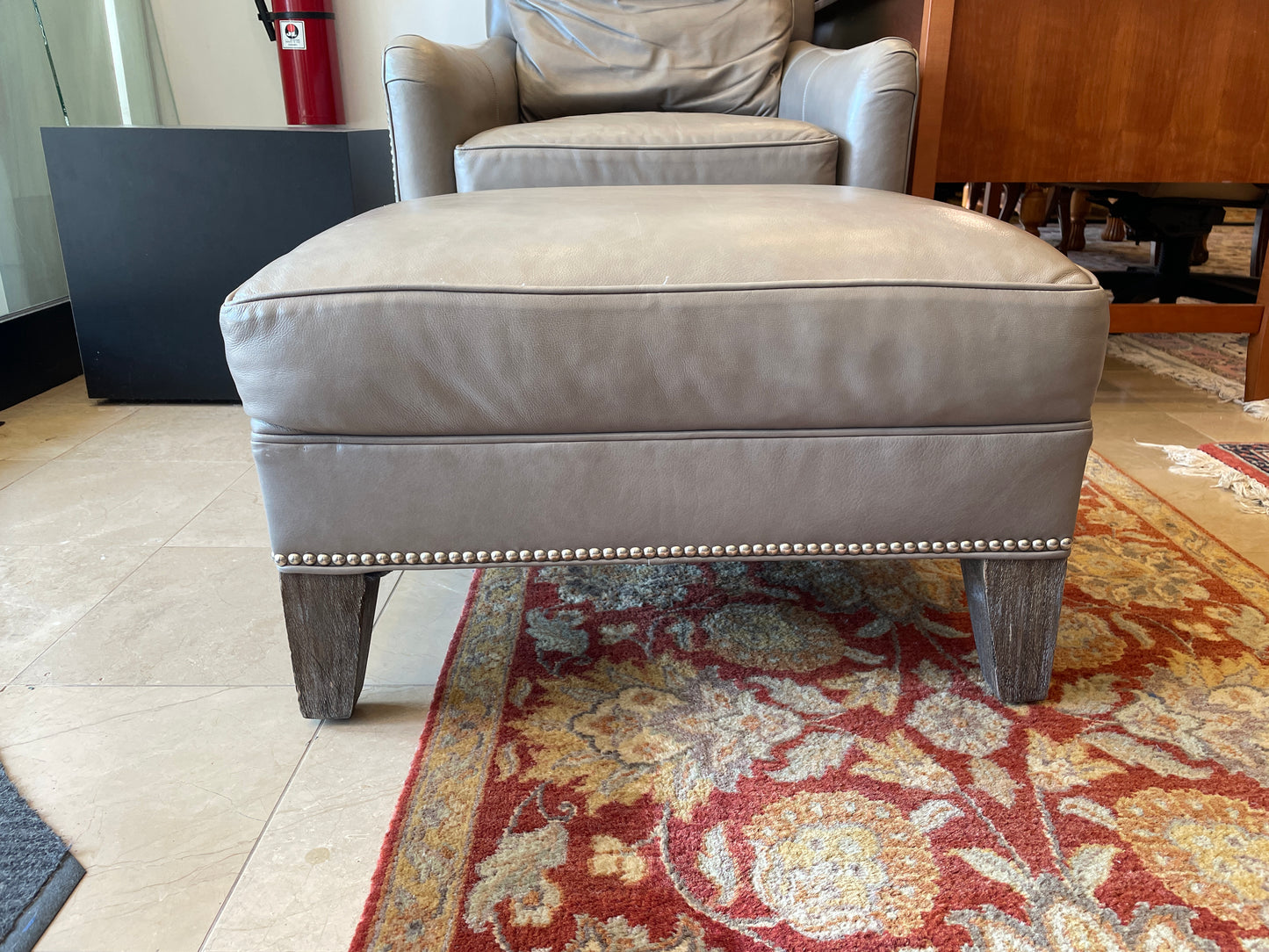 Stanford Leather Chair with Ottoman (0G0013)