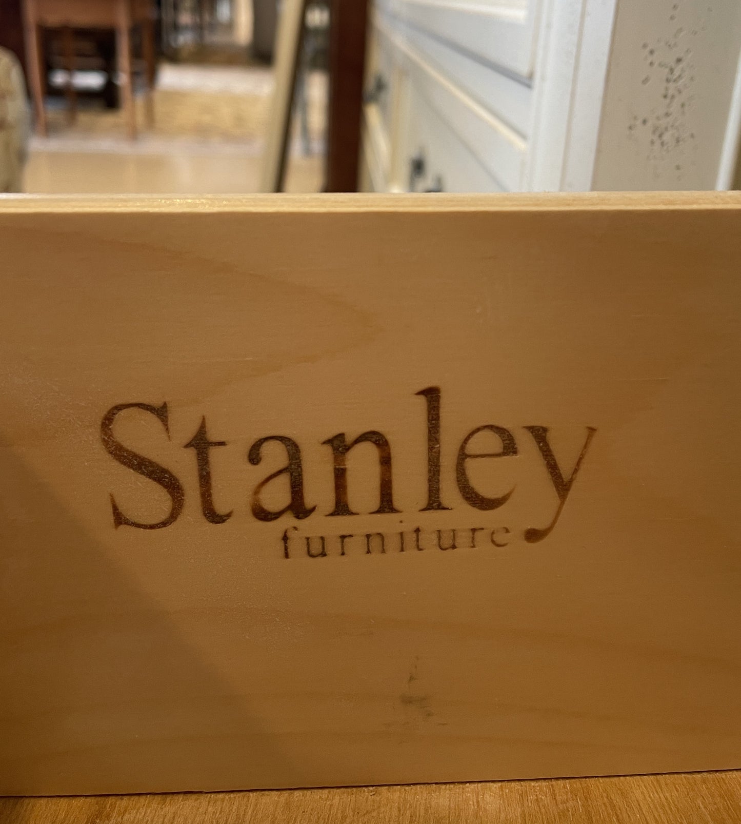 Pair of Stanley Off-White Nightstands AS IS (0CF00R)